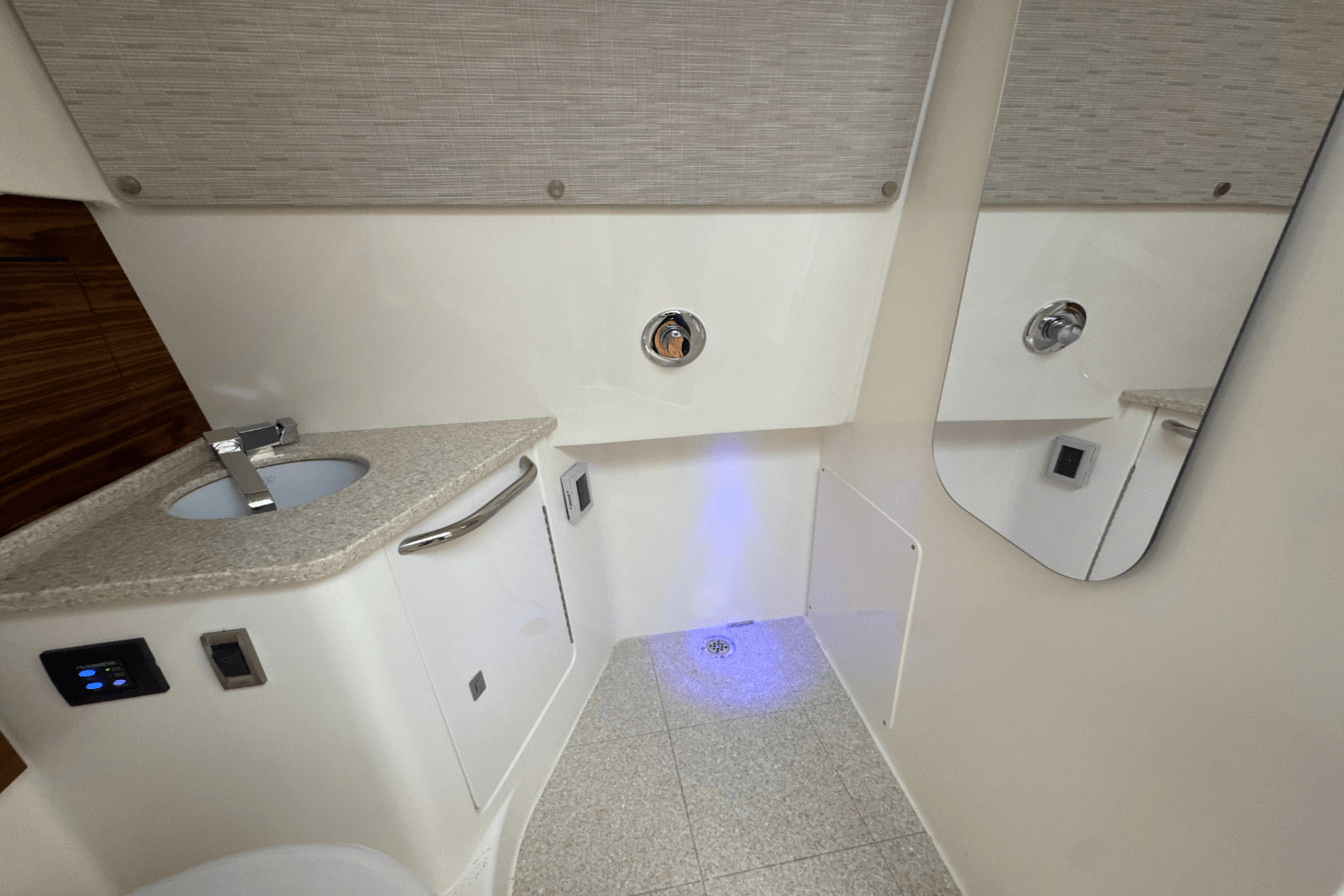 2025 Boston Whaler 420 Outrage Image Thumbnail #85