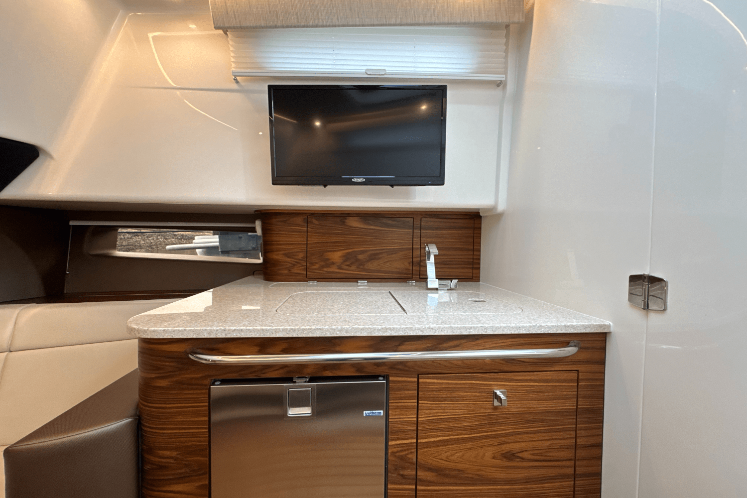 2025 Boston Whaler 420 Outrage Image Thumbnail #78