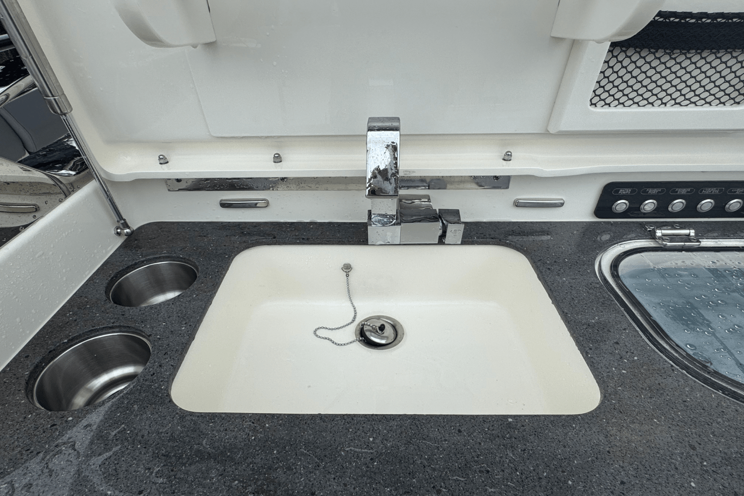 2025 Boston Whaler 420 Outrage Image Thumbnail #31