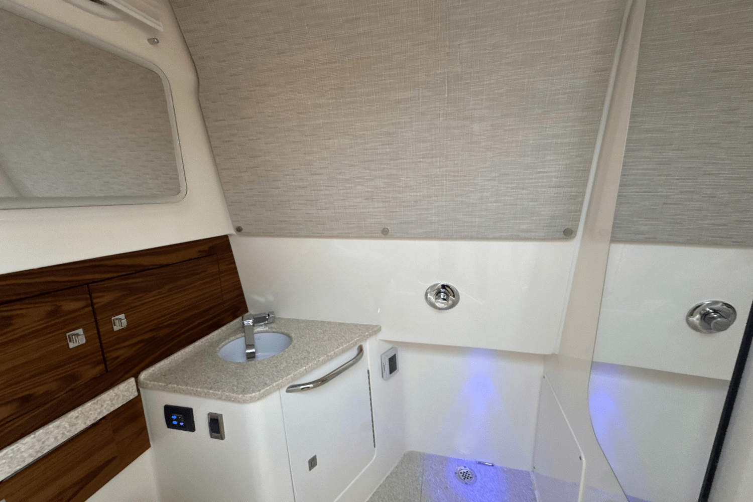 2025 Boston Whaler 420 Outrage Image Thumbnail #84