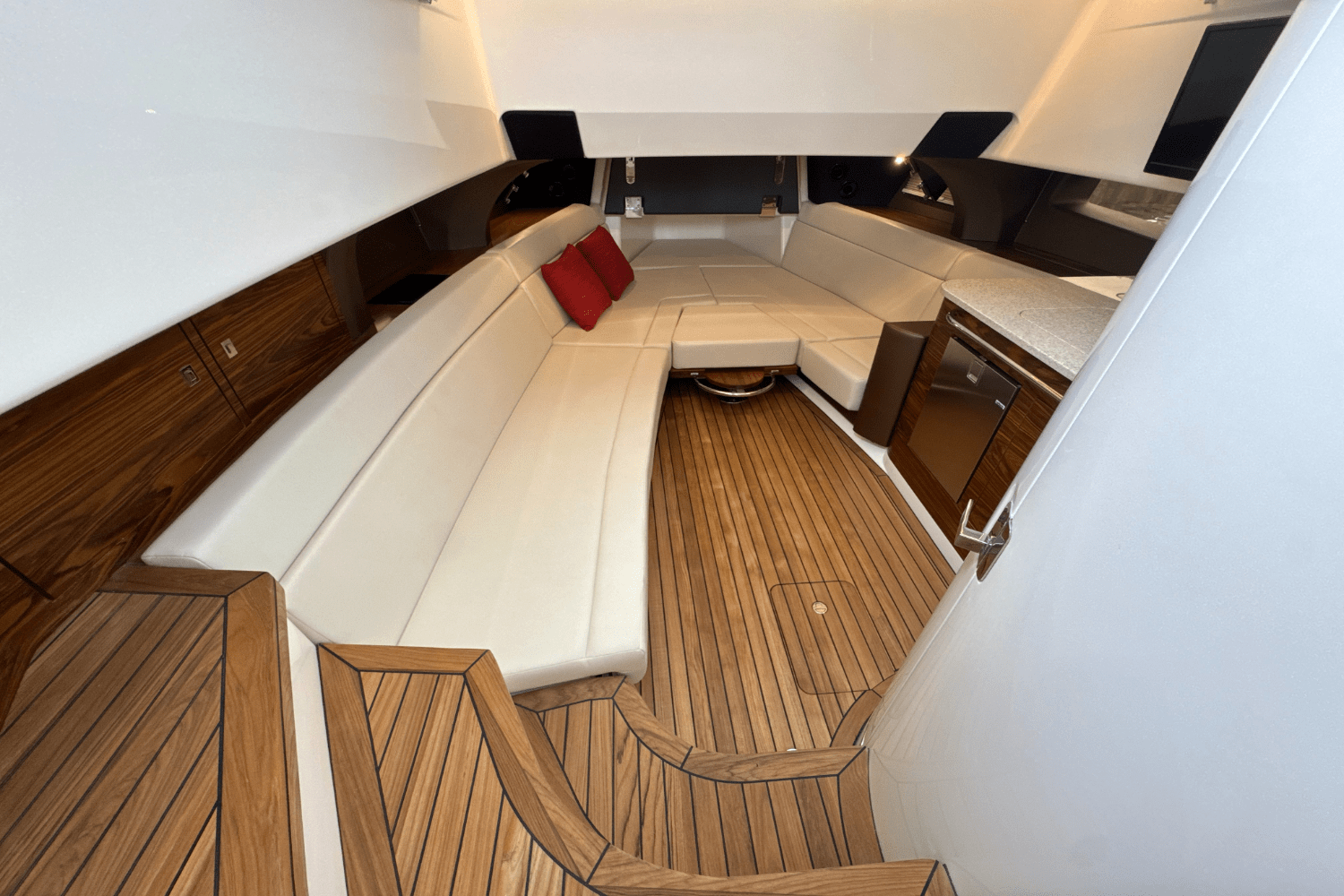 2025 Boston Whaler 420 Outrage Image Thumbnail #70