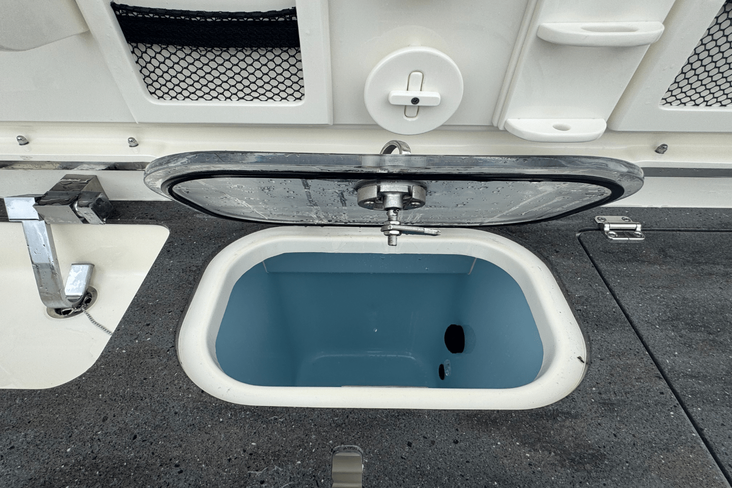 2025 Boston Whaler 420 Outrage Image Thumbnail #30