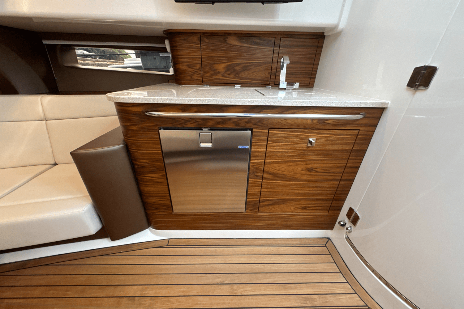 2025 Boston Whaler 420 Outrage Image Thumbnail #77