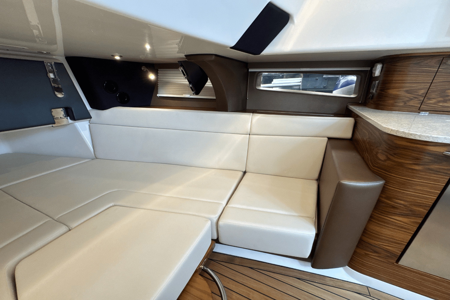 2025 Boston Whaler 420 Outrage Image Thumbnail #76