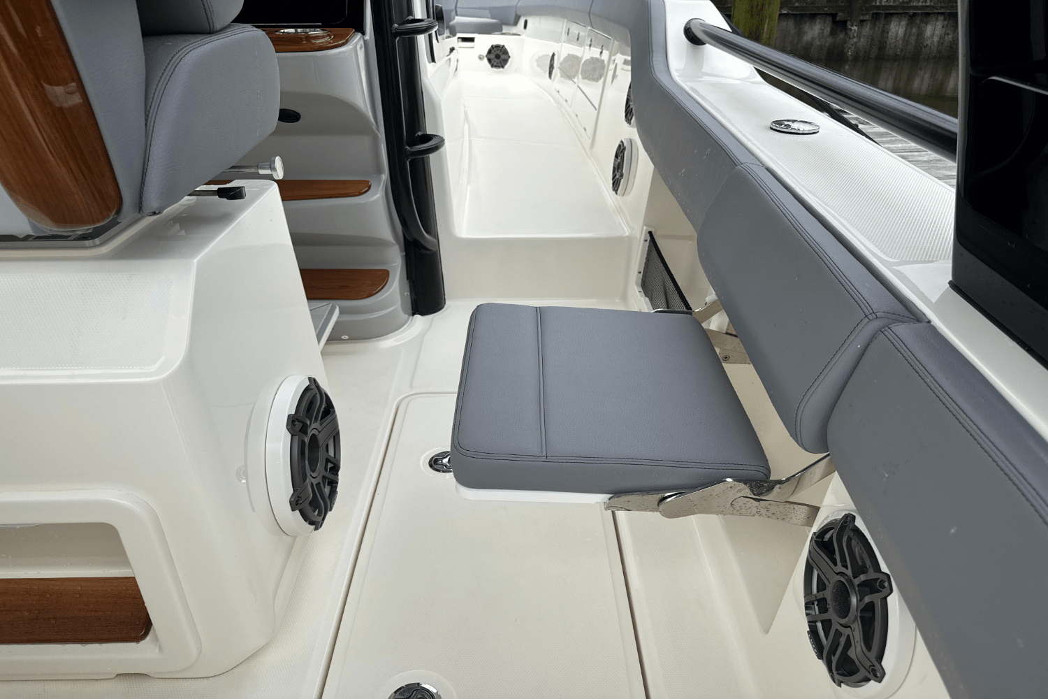 2025 Boston Whaler 420 Outrage Image Thumbnail #53