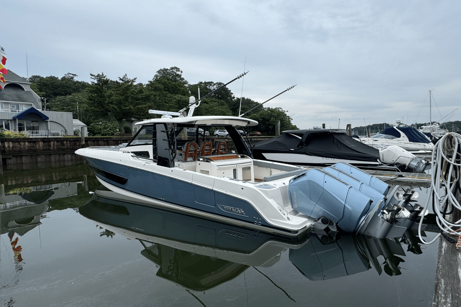 2025 Boston Whaler 420 Outrage Image Thumbnail #2