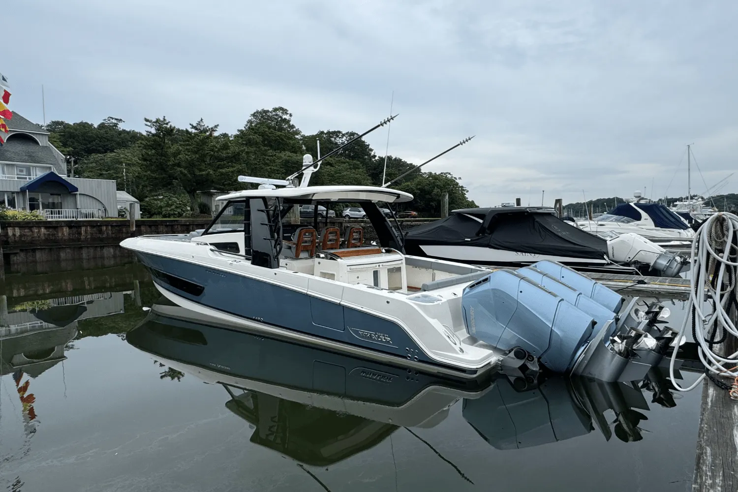 2025 Boston Whaler 420 Outrage Image Thumbnail #2