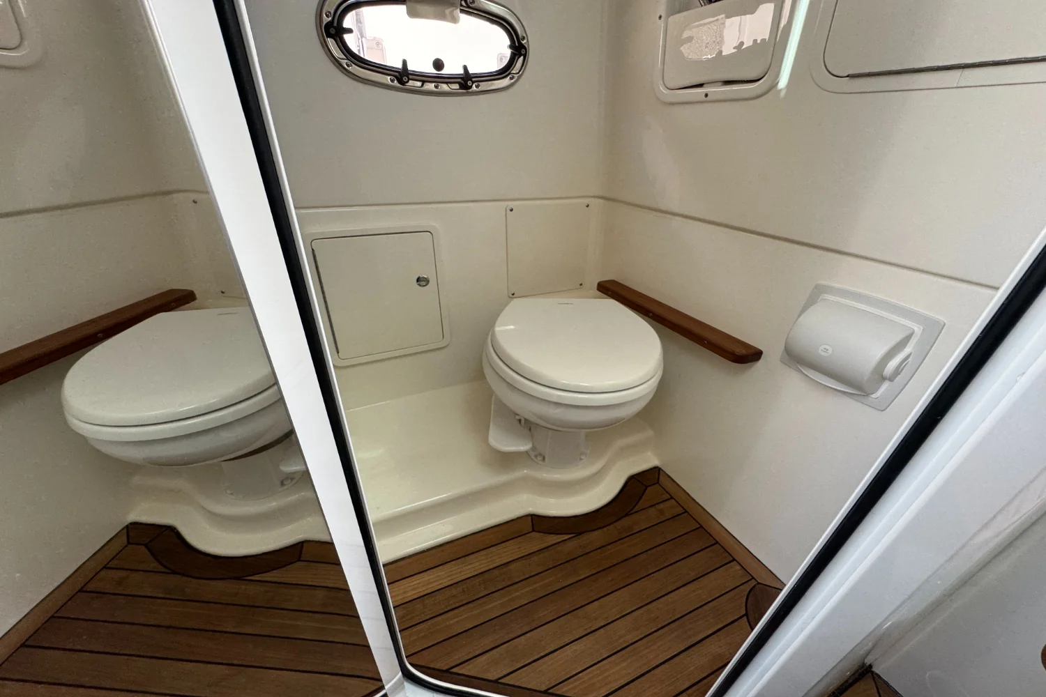 2026 Boston Whaler 380 Outrage Image Thumbnail #43