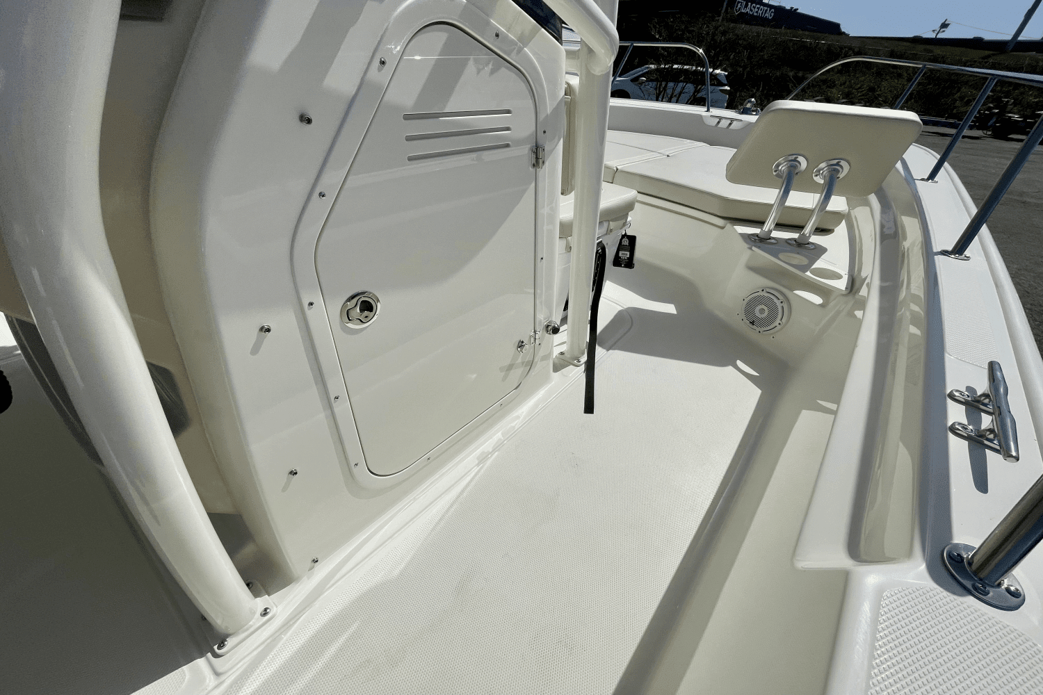2025 Boston Whaler 210 Montauk Image Thumbnail #11