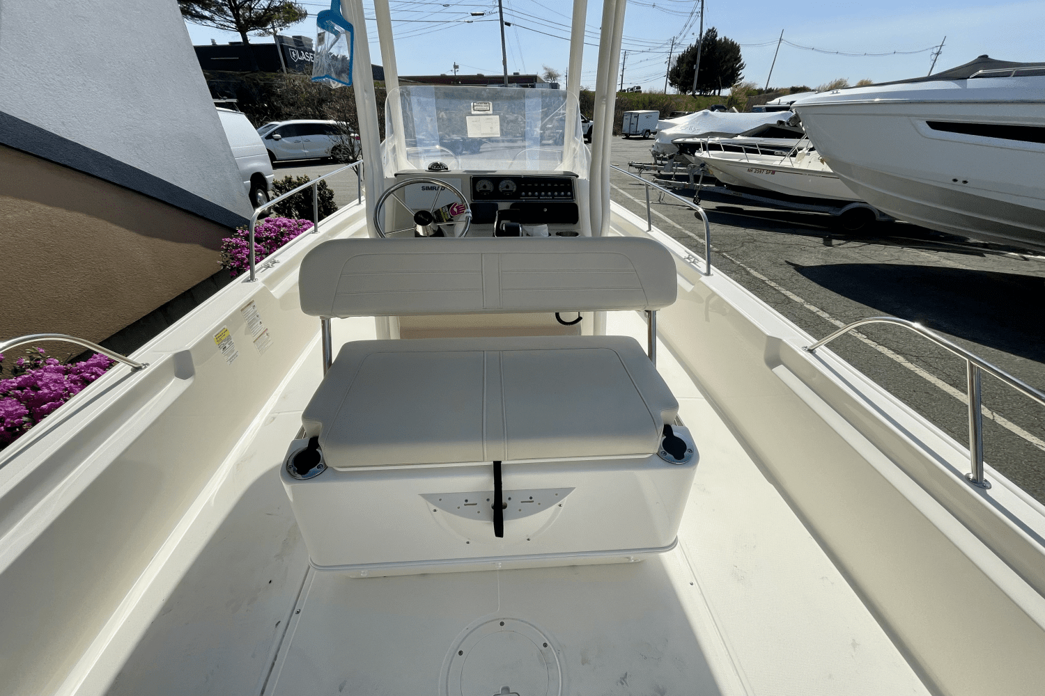 2025 Boston Whaler 210 Montauk Image Thumbnail #6