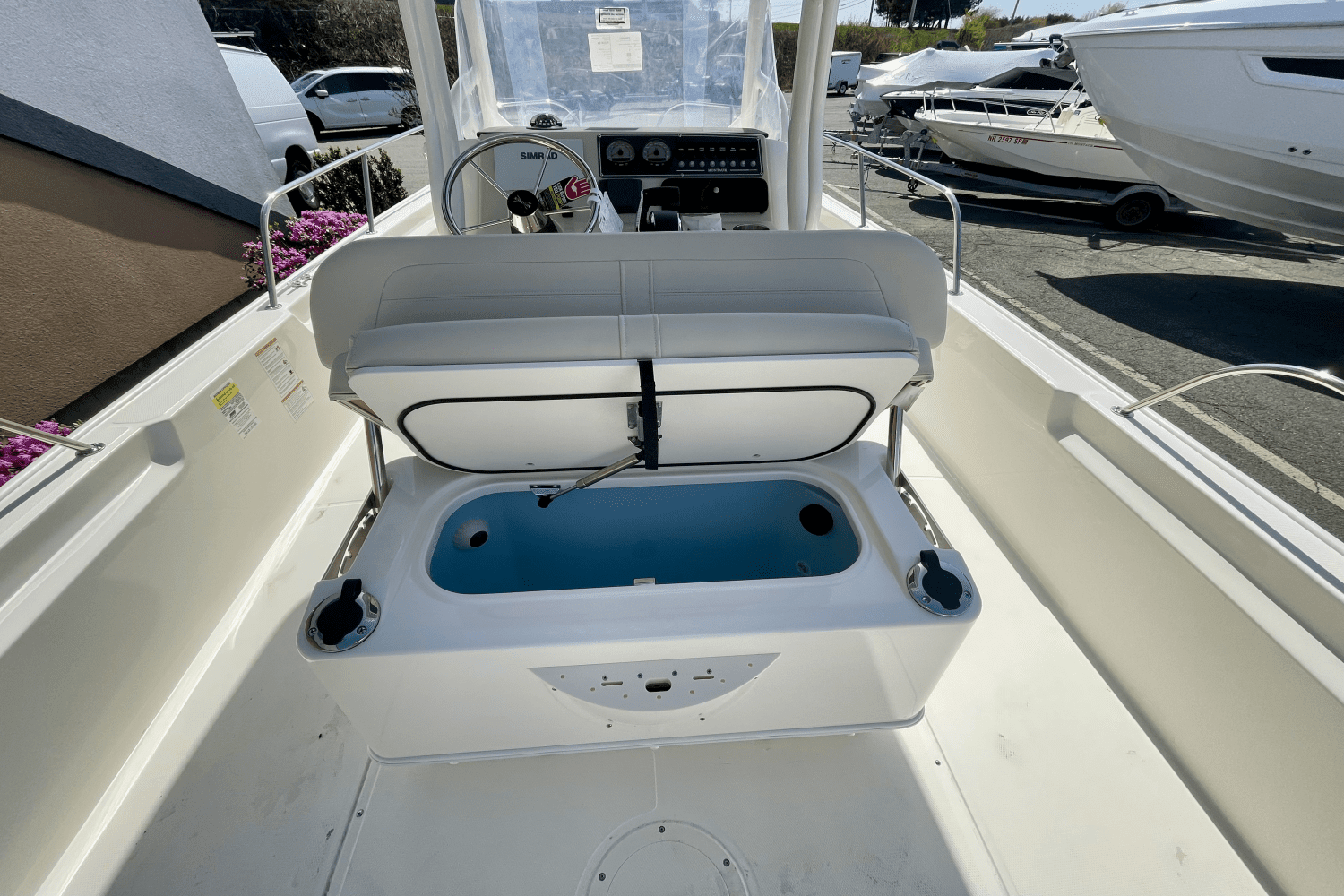 2025 Boston Whaler 210 Montauk Image Thumbnail #7