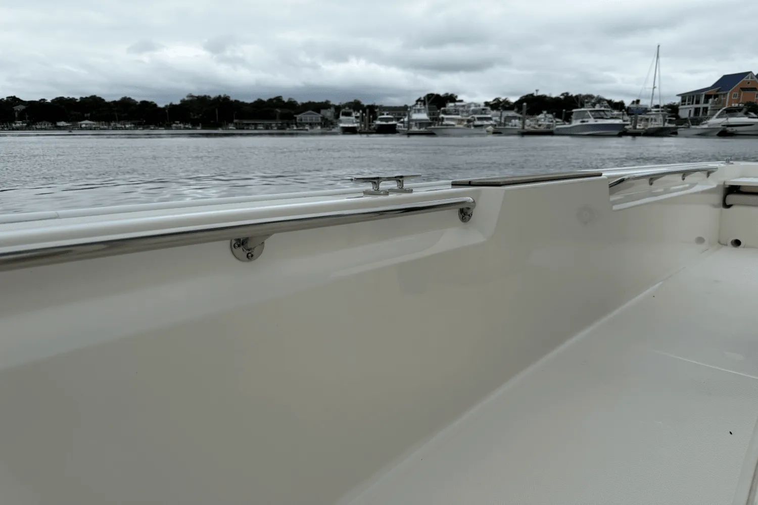 2025 Boston Whaler 210 Montauk Image Thumbnail #13