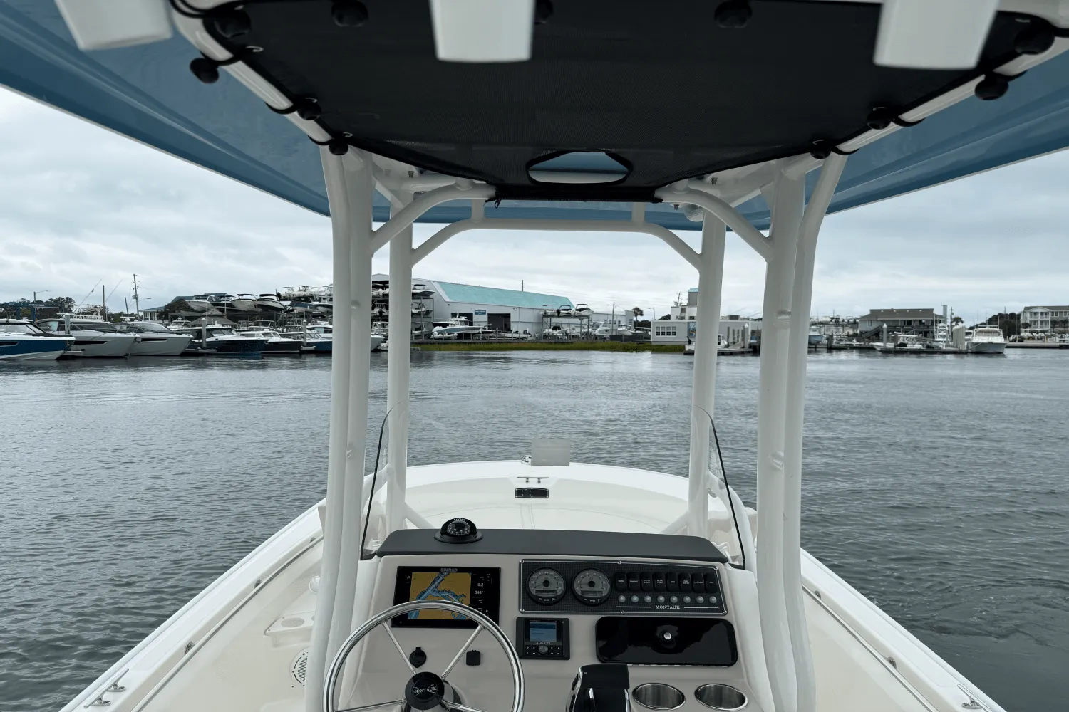 2025 Boston Whaler 210 Montauk Image Thumbnail #11