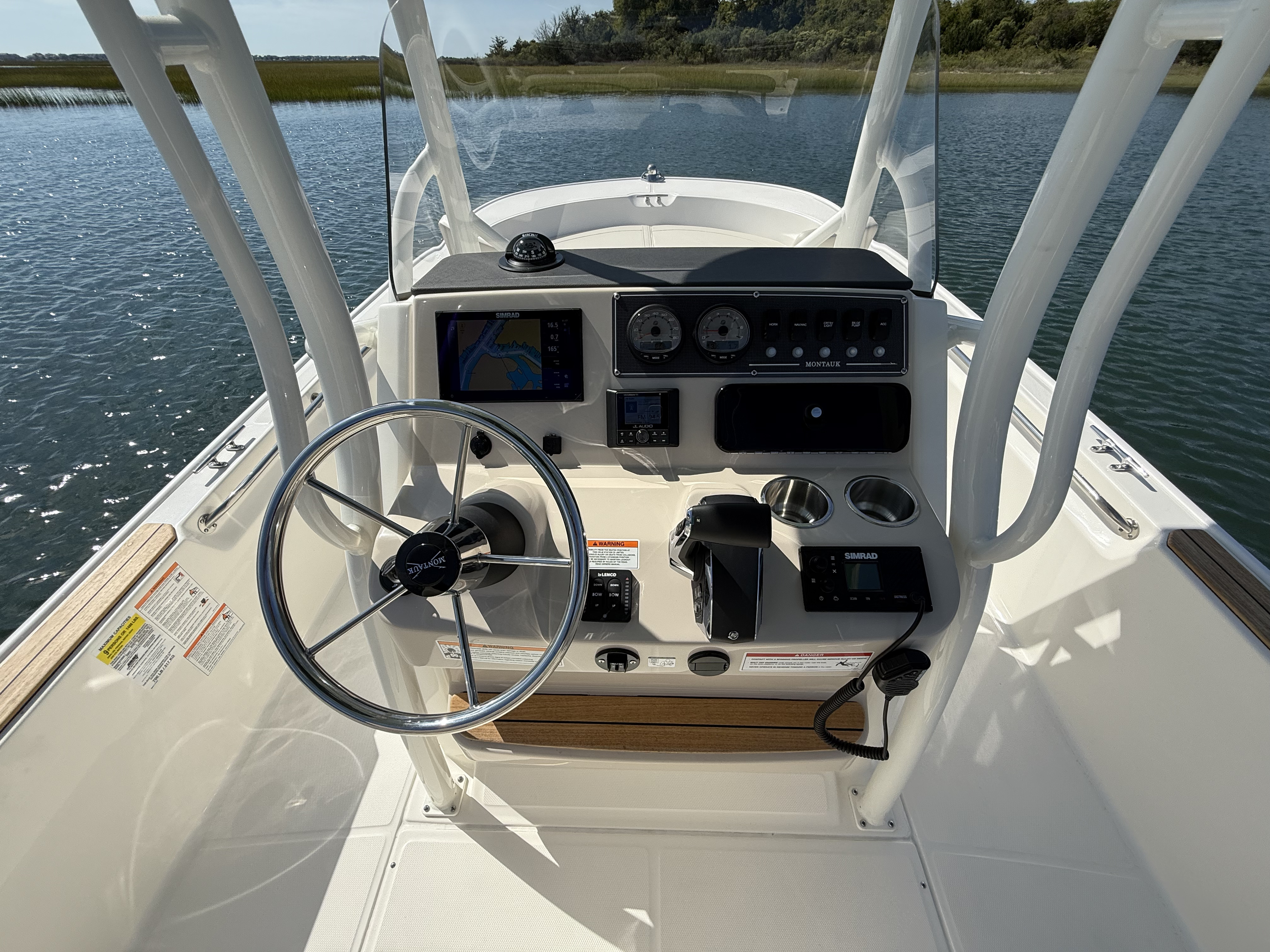 2025 Boston Whaler 210 Montauk Image Thumbnail #9
