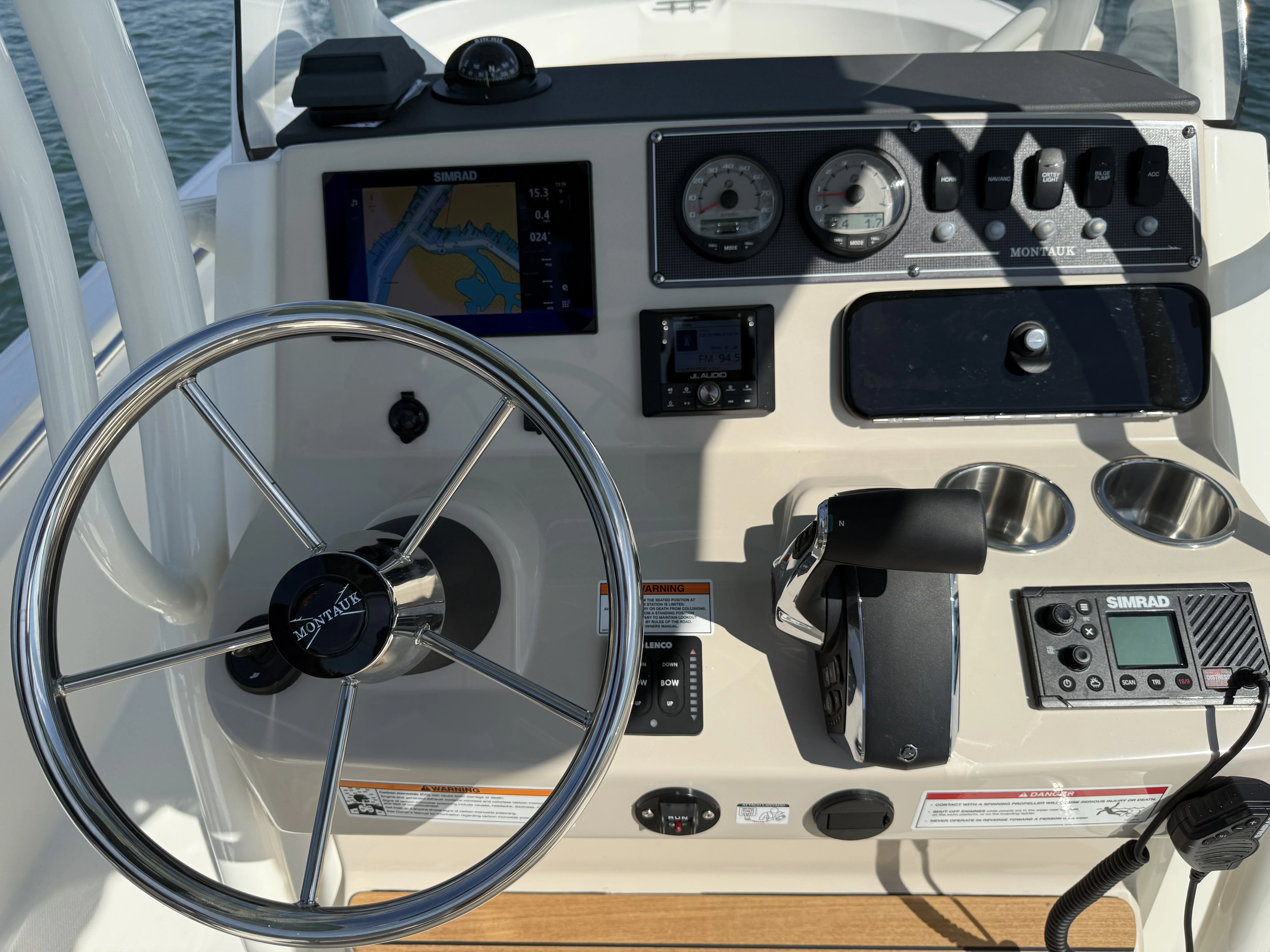 2025 Boston Whaler 210 Montauk Image Thumbnail #10