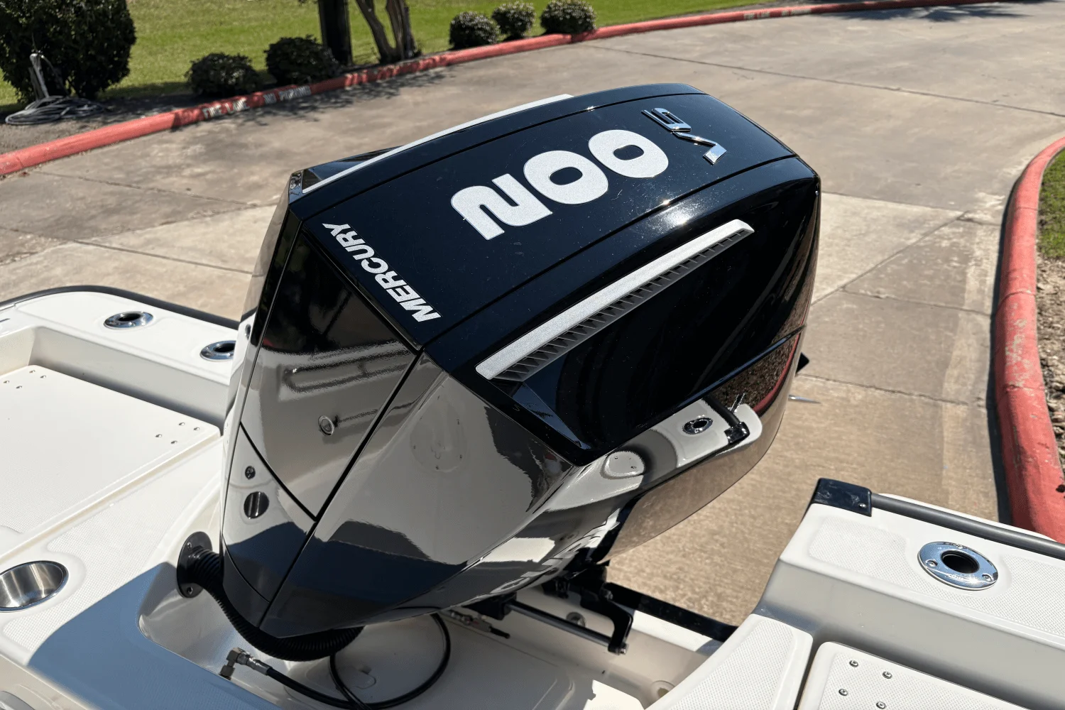 2025 Boston Whaler 210 Montauk Image Thumbnail #8