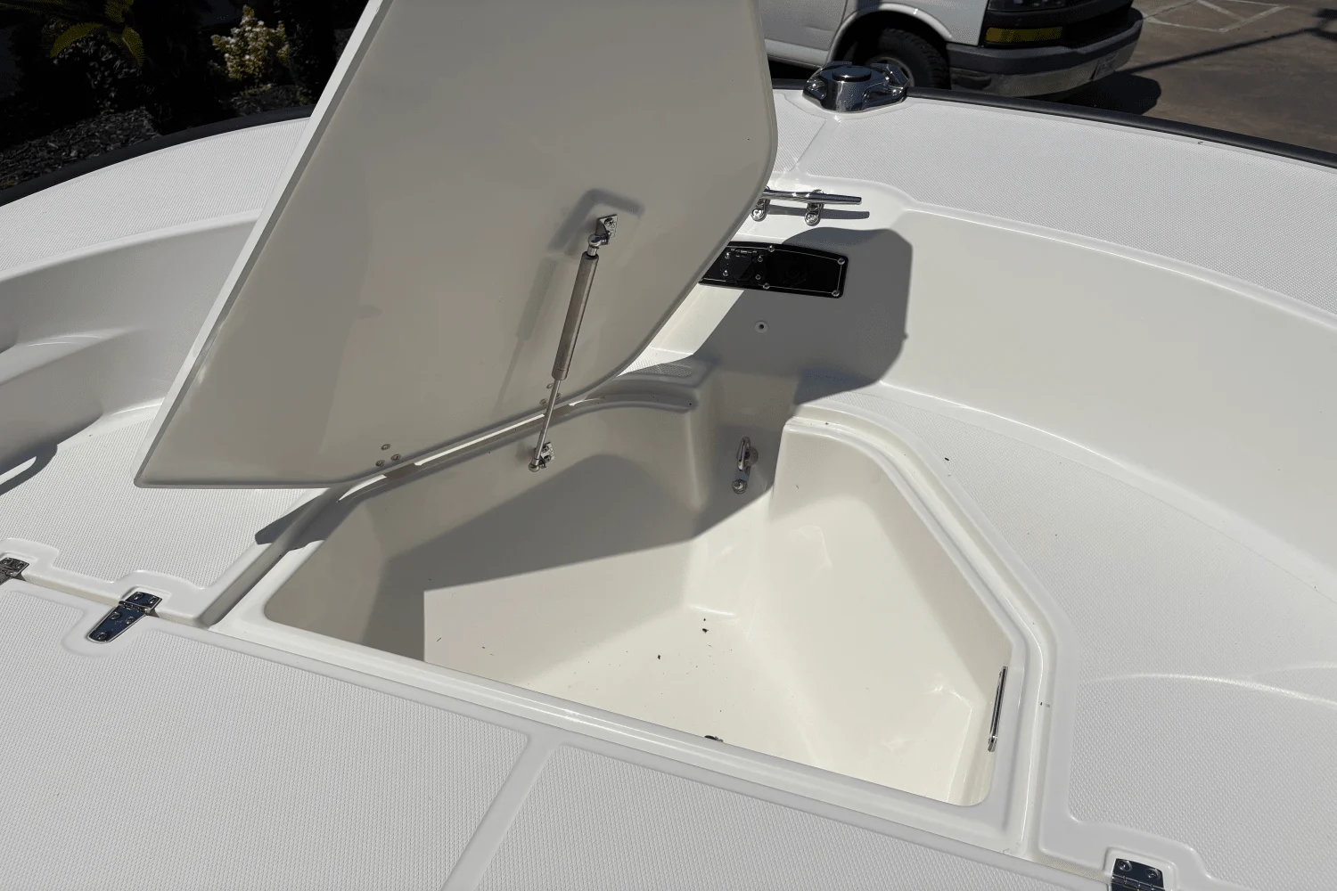 2025 Boston Whaler 210 Montauk Image Thumbnail #2