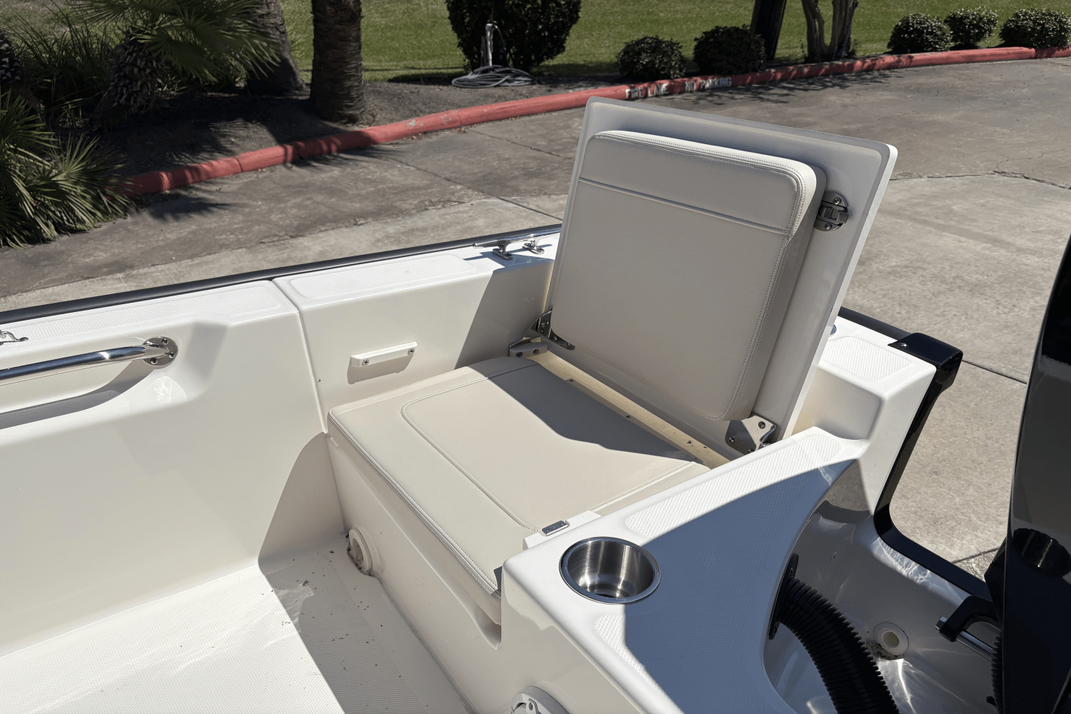 2025 Boston Whaler 210 Montauk Image Thumbnail #4