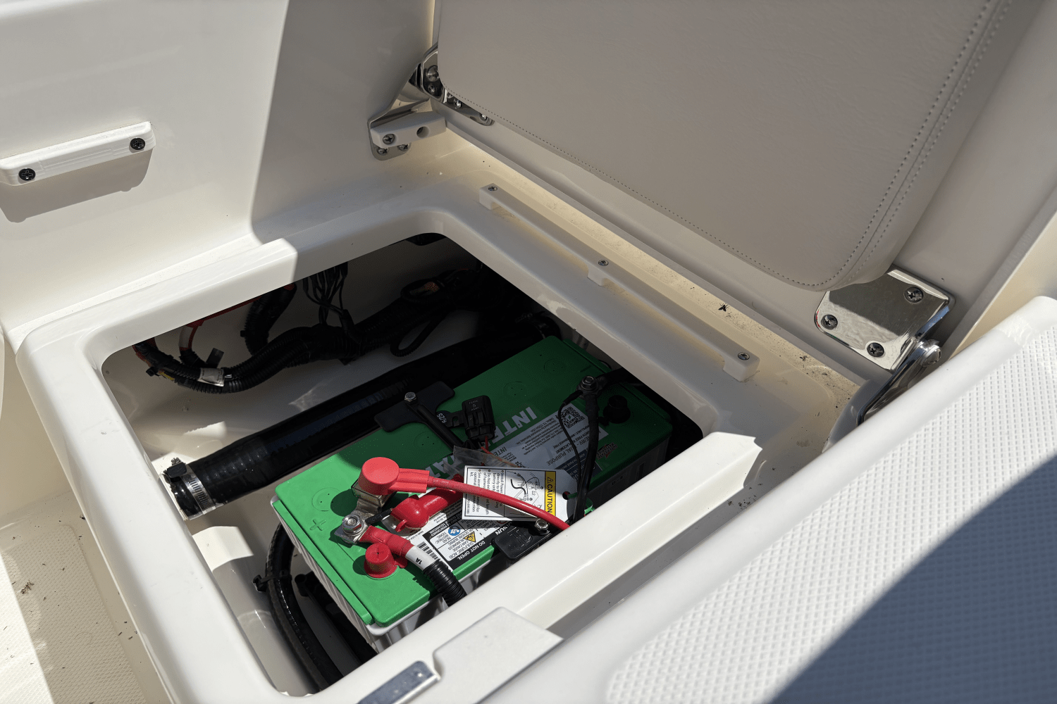 2025 Boston Whaler 210 Montauk Image Thumbnail #5