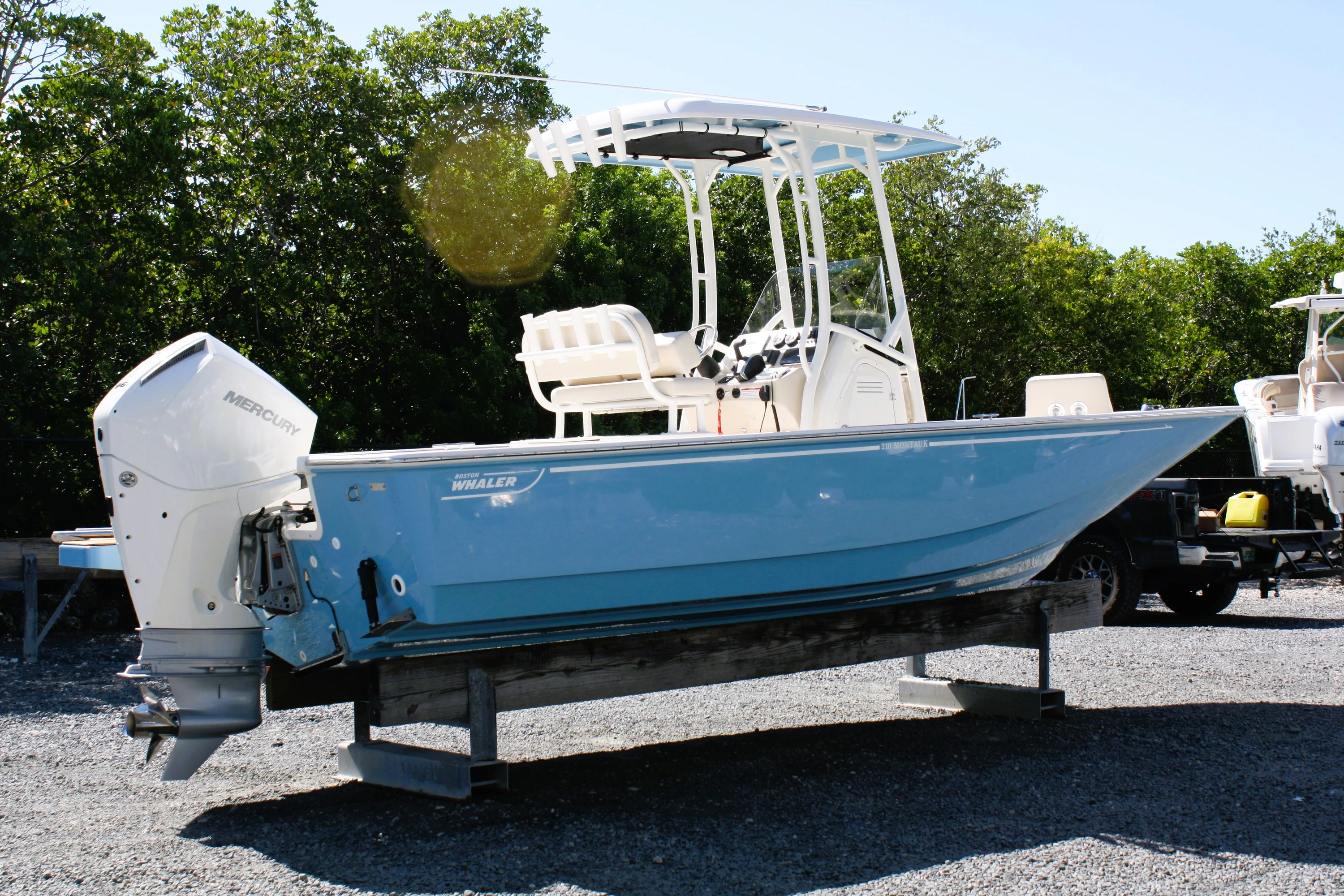 2026 Boston Whaler 210 Montauk Image Thumbnail #4