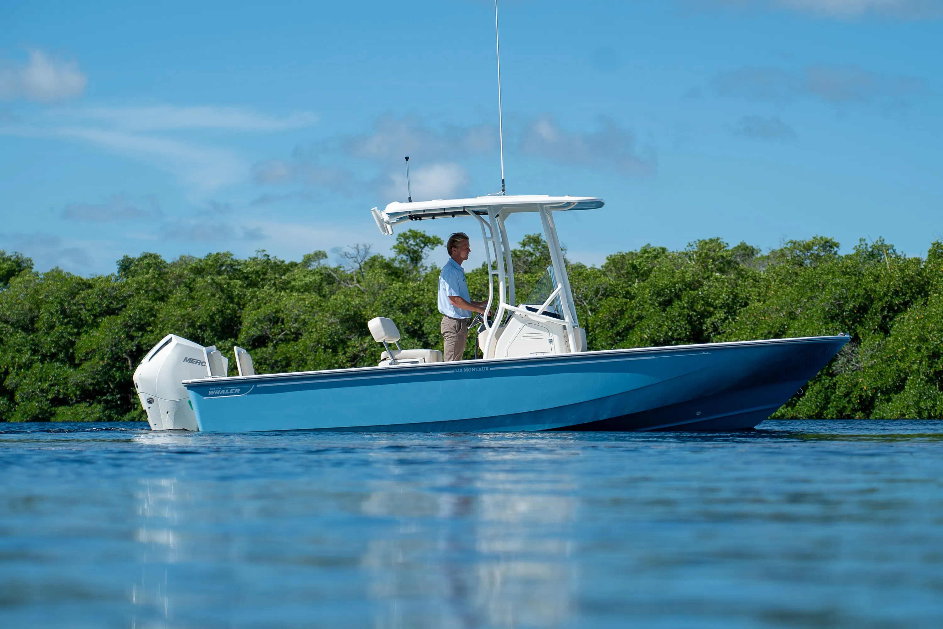 2026 Boston Whaler 210 Montauk Image Thumbnail #21