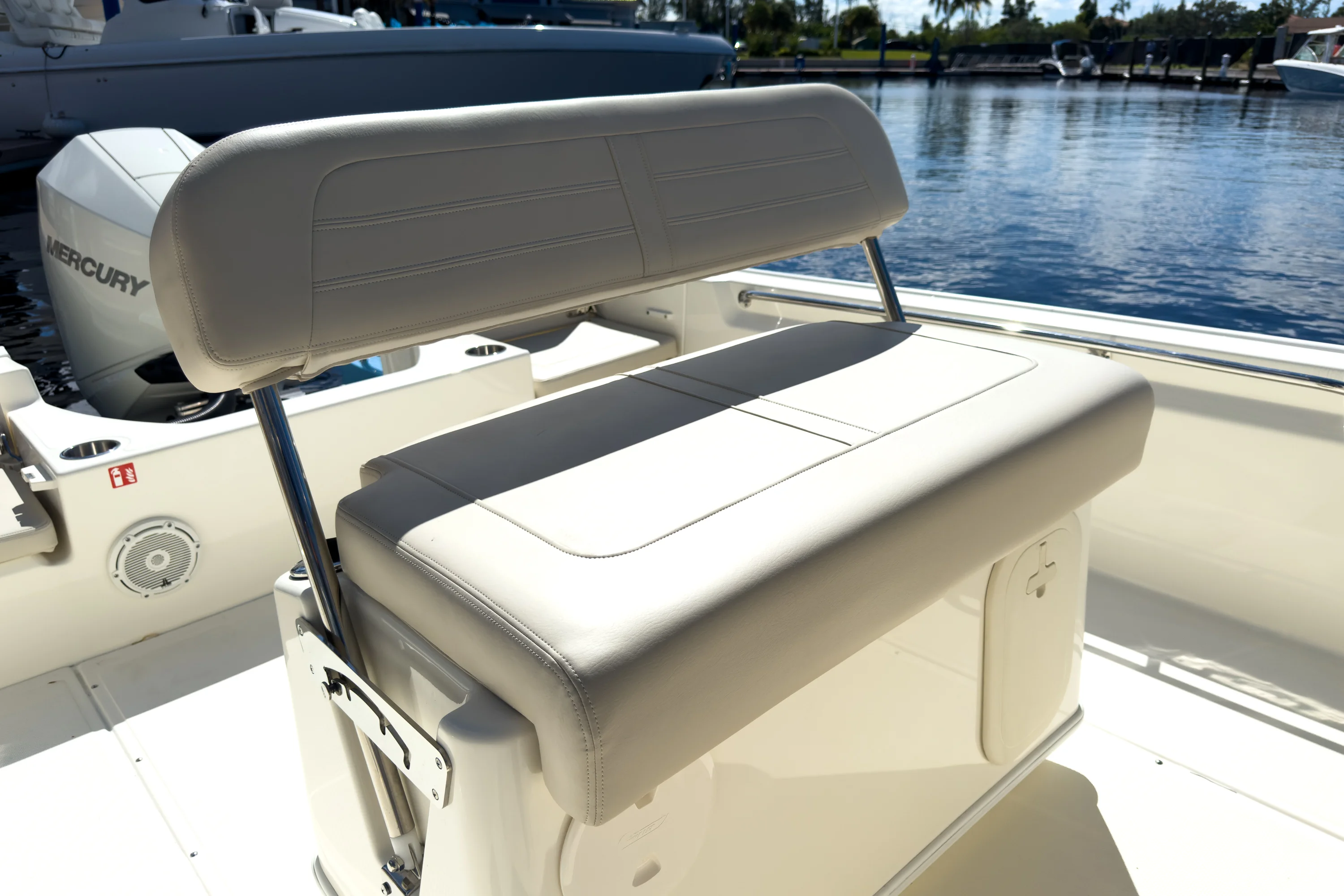 2026 Boston Whaler 210 Montauk Image Thumbnail #8