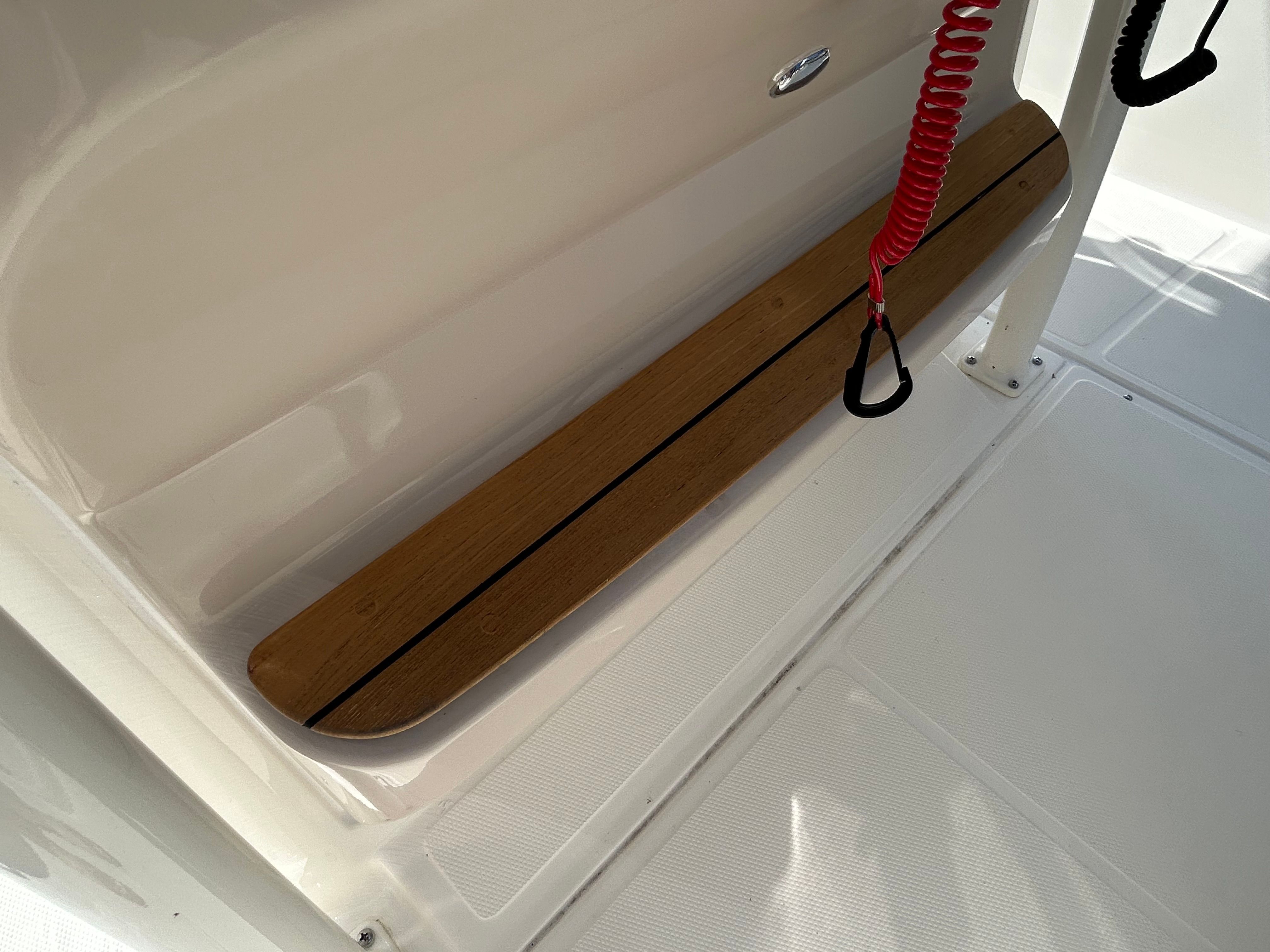 2026 Boston Whaler 210 Montauk Image Thumbnail #9