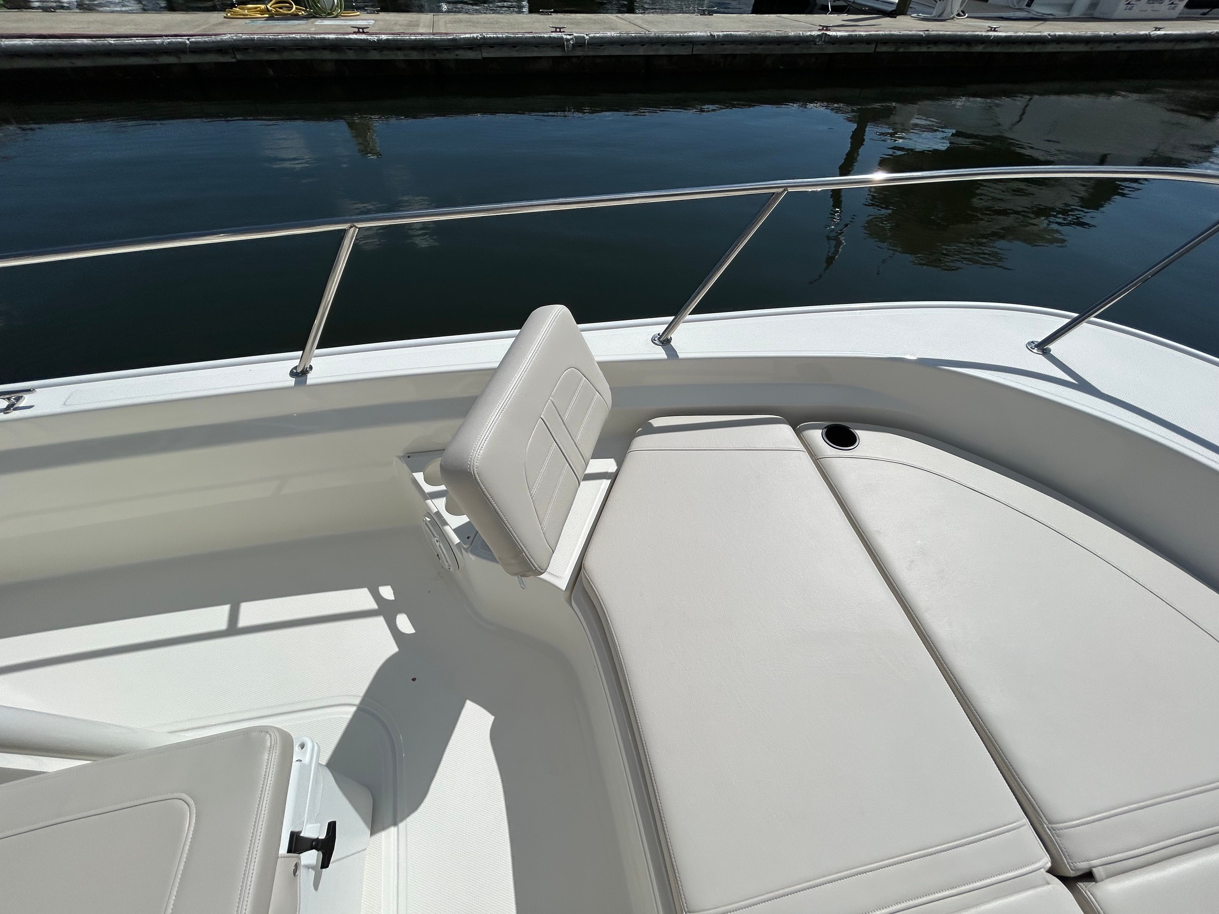 2026 Boston Whaler 210 Montauk Image Thumbnail #12