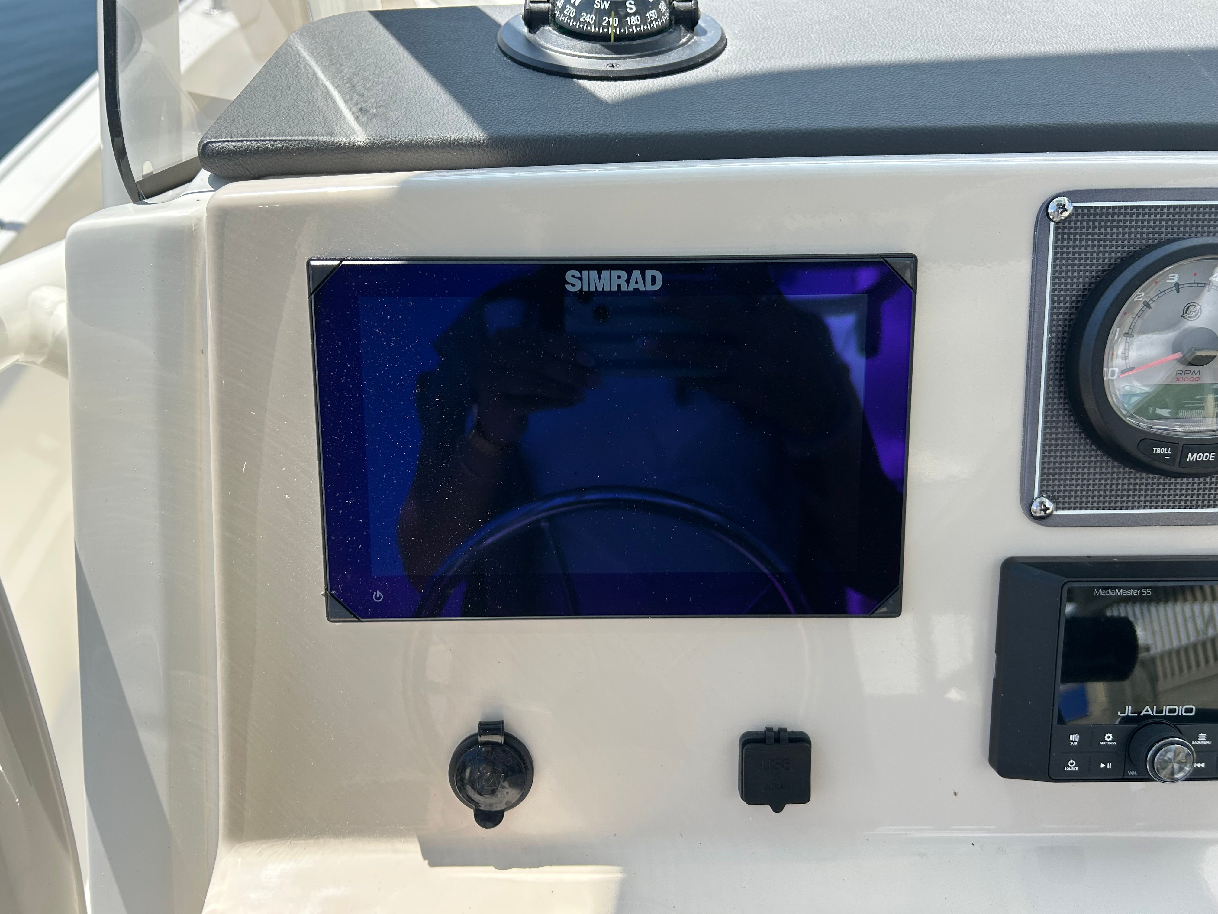 2026 Boston Whaler 210 Montauk Image Thumbnail #14