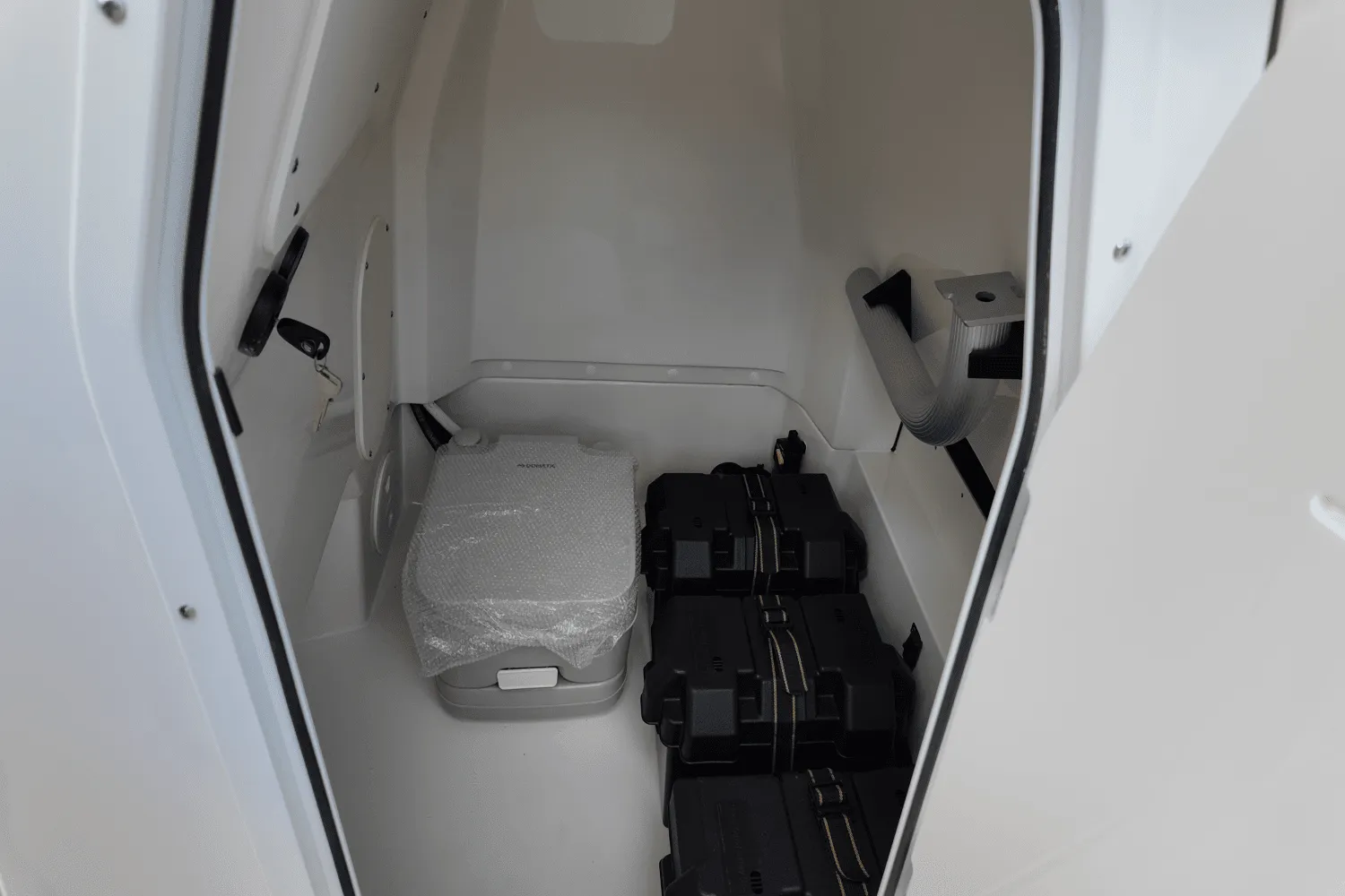 2025 Boston Whaler 220 Dauntless Image Thumbnail #22