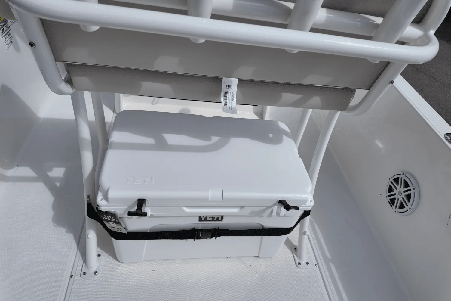 2025 Boston Whaler 220 Dauntless Image Thumbnail #11