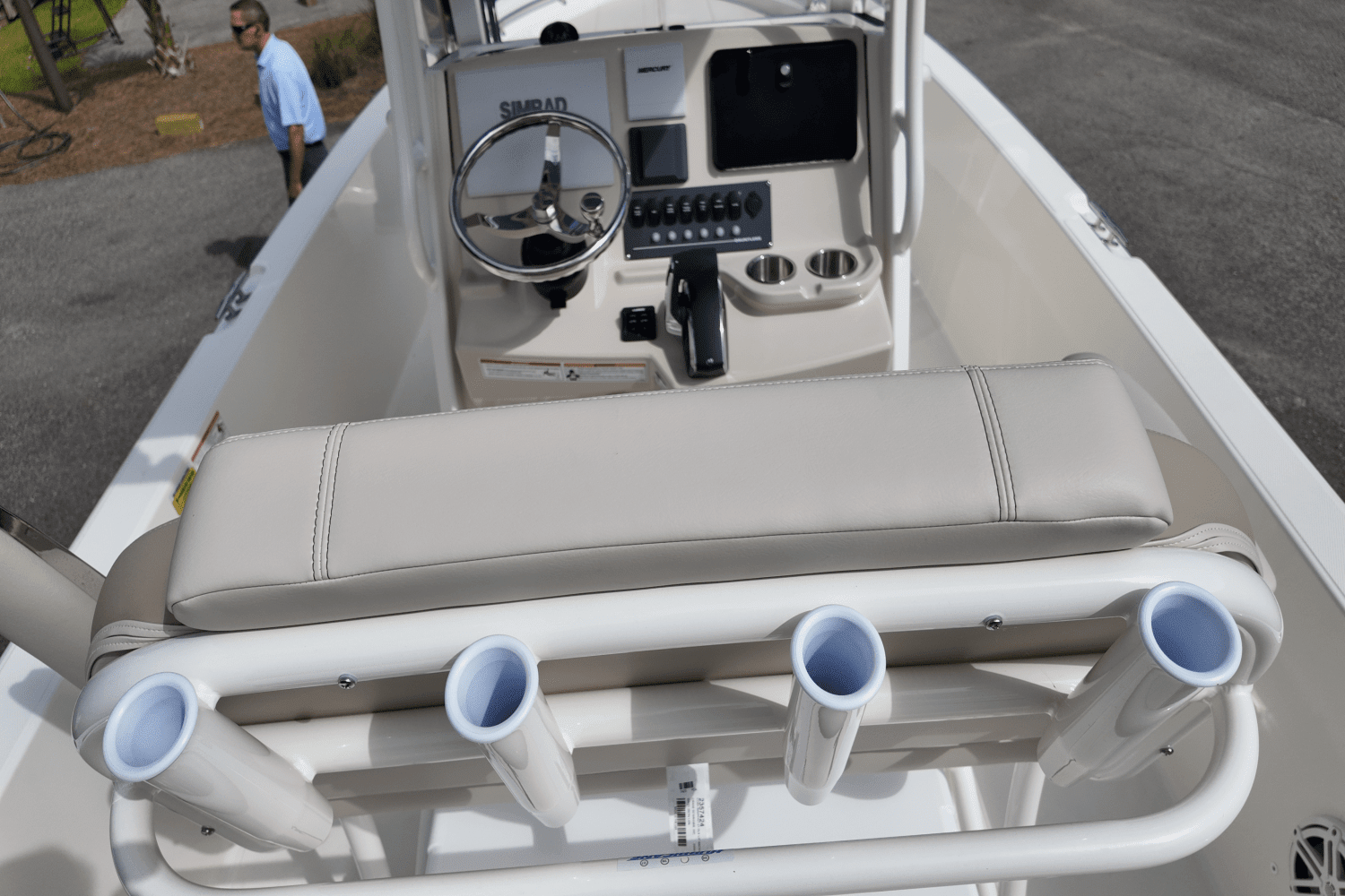 2025 Boston Whaler 220 Dauntless Image Thumbnail #12