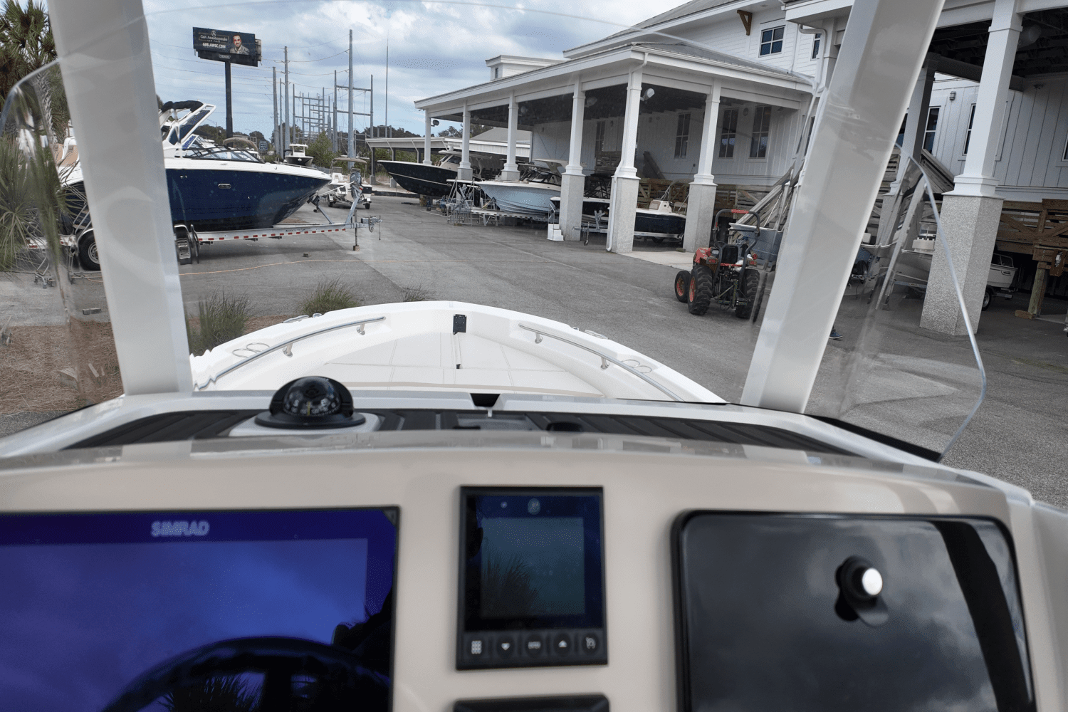 2025 Boston Whaler 220 Dauntless Image Thumbnail #18
