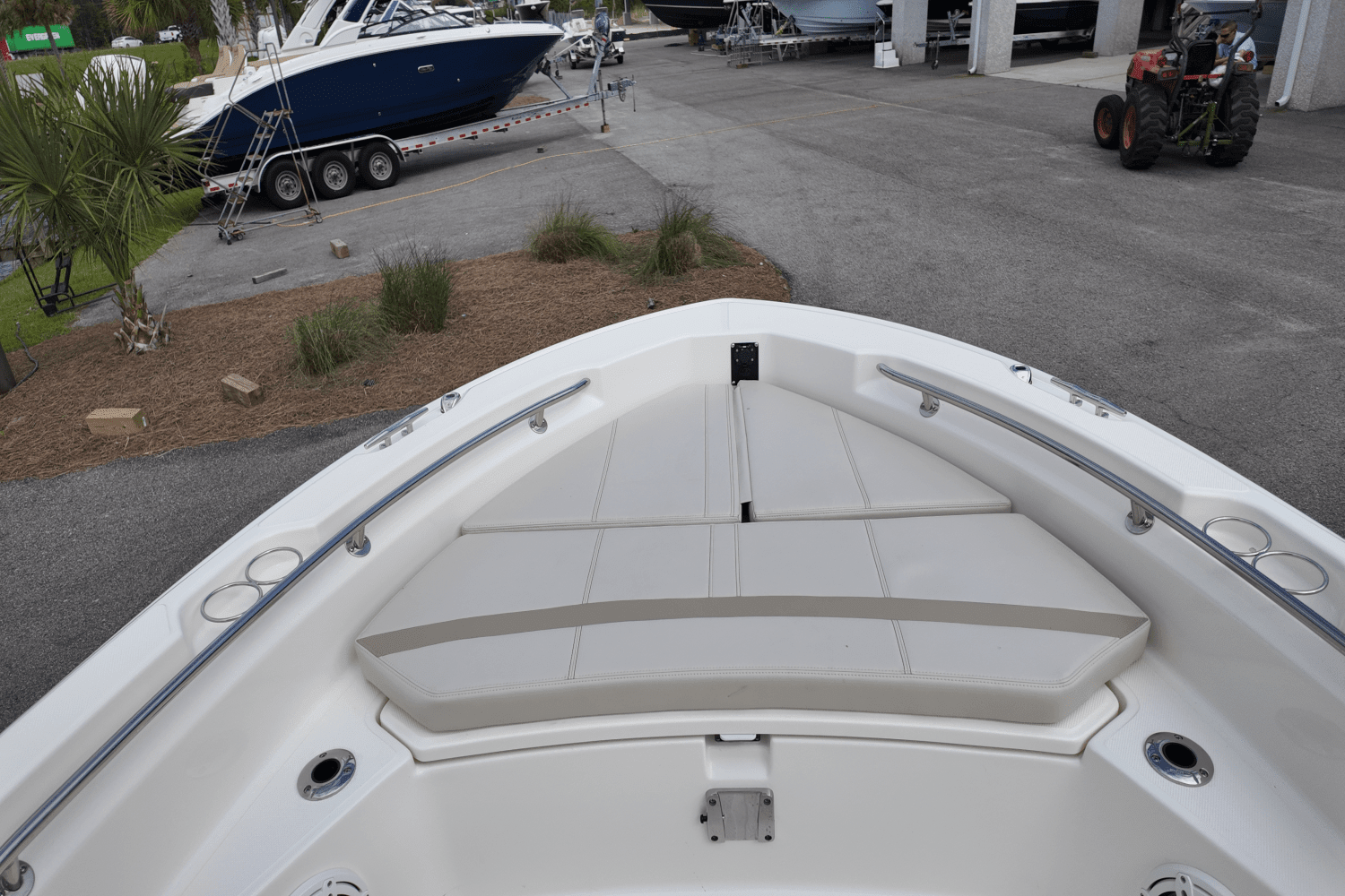 2025 Boston Whaler 220 Dauntless Image Thumbnail #25