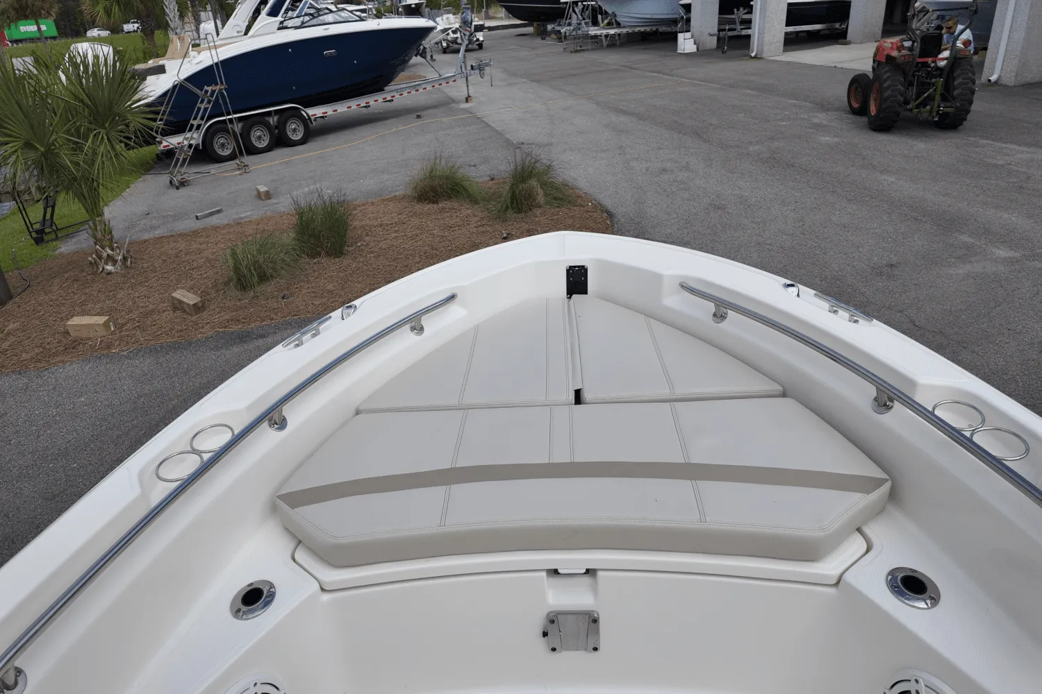2025 Boston Whaler 220 Dauntless Image Thumbnail #25