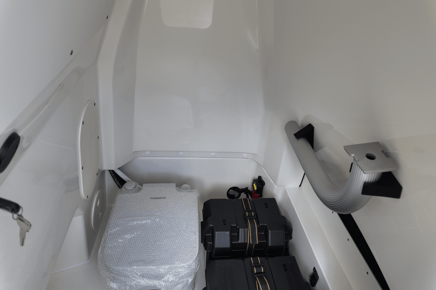 2025 Boston Whaler 220 Dauntless Image Thumbnail #21