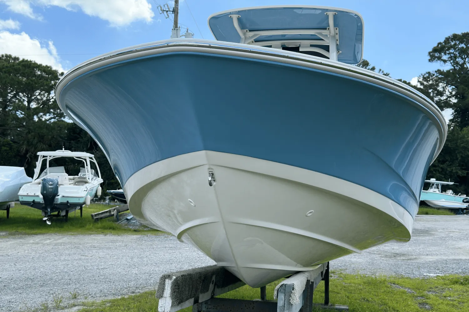 2025 Boston Whaler 220 Dauntless Image Thumbnail #4