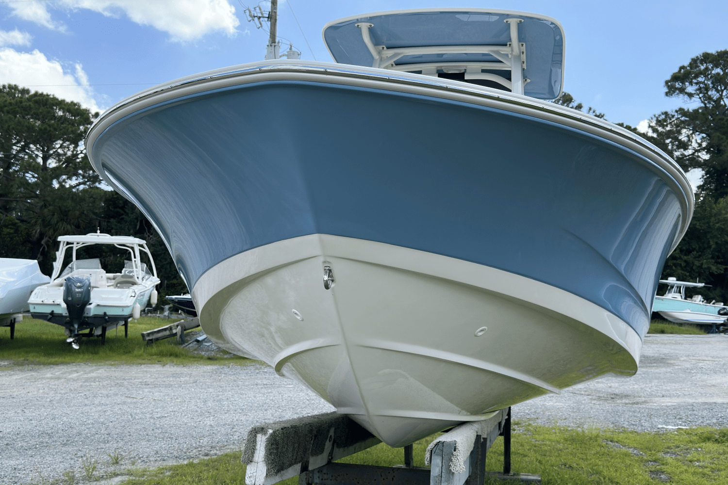 2025 Boston Whaler 220 Dauntless Image Thumbnail #9