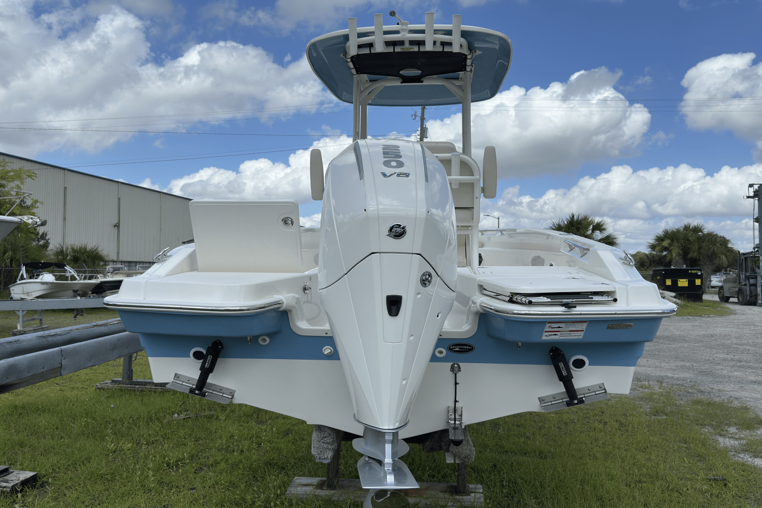 2025 Boston Whaler 220 Dauntless Image Thumbnail #6