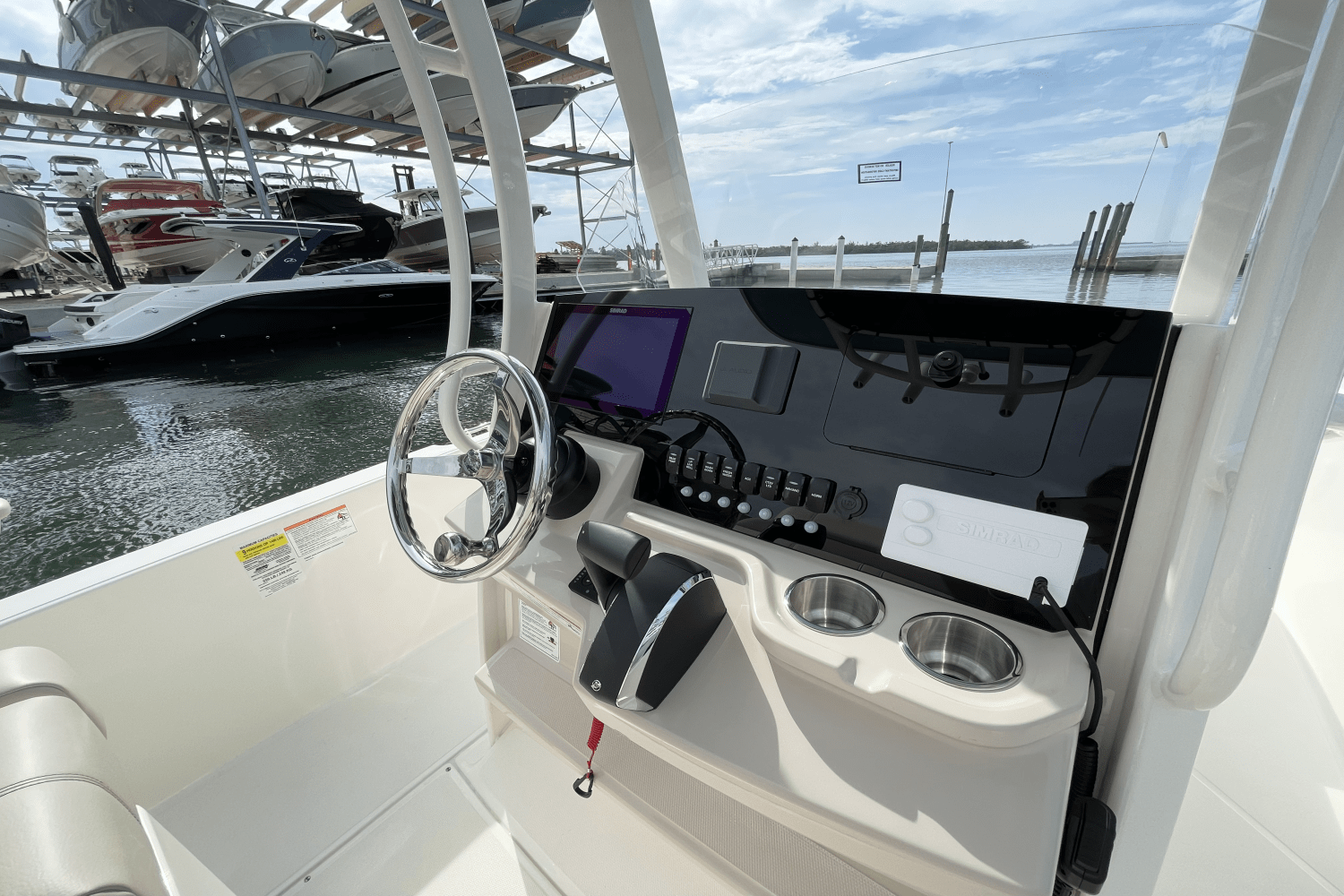 2026 Boston Whaler 220 Dauntless Image Thumbnail #15