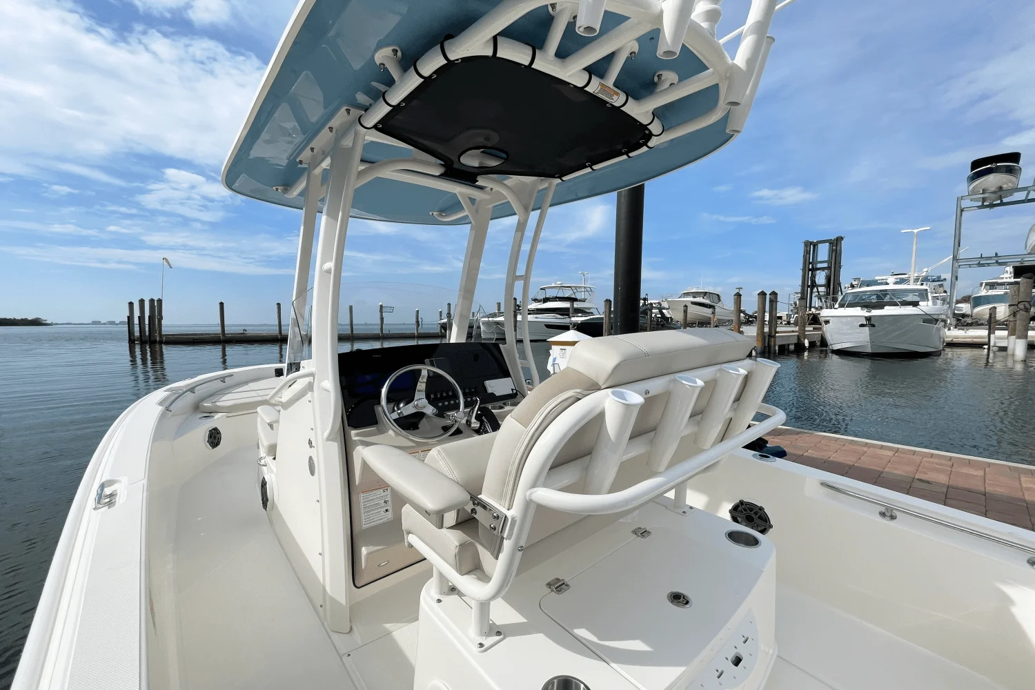 2026 Boston Whaler 220 Dauntless Image Thumbnail #13