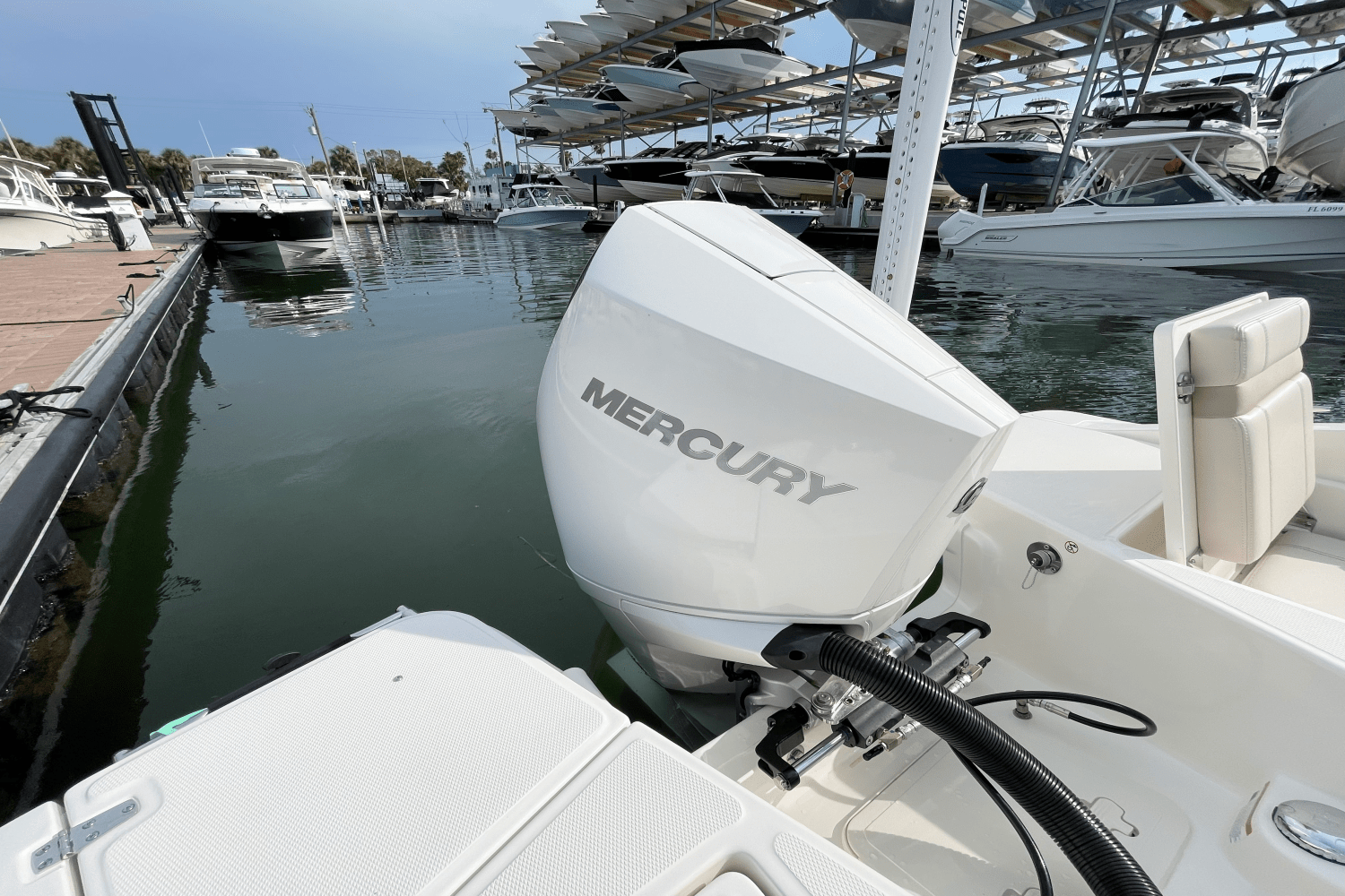 2026 Boston Whaler 220 Dauntless Image Thumbnail #24