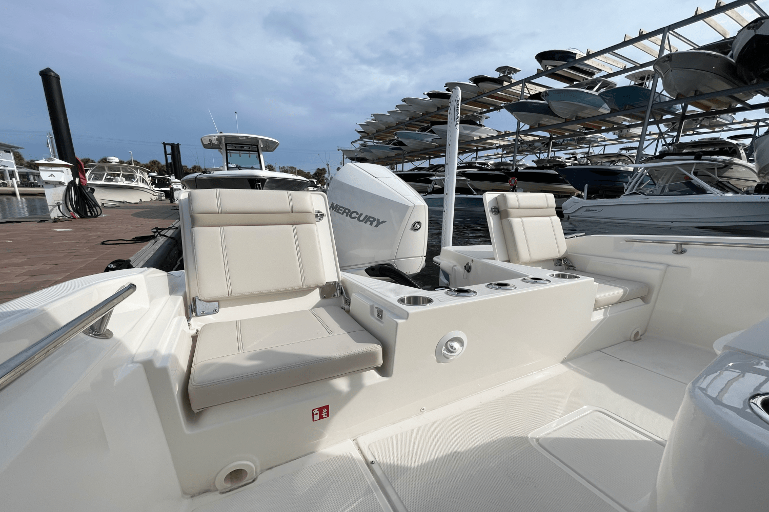 2026 Boston Whaler 220 Dauntless Image Thumbnail #8