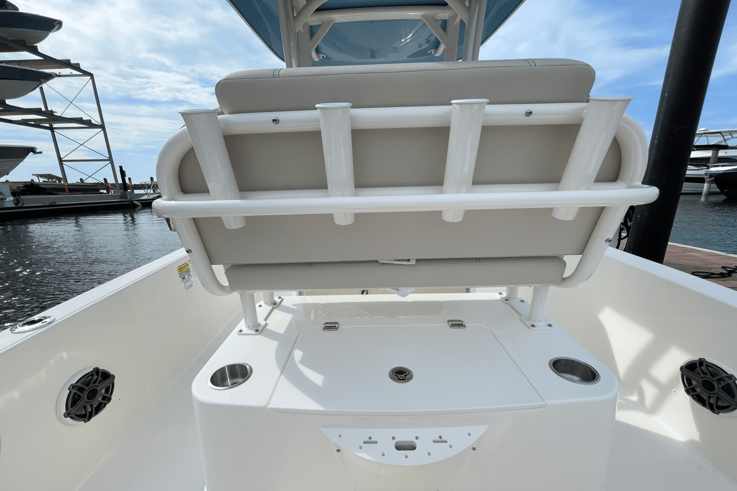 2026 Boston Whaler 220 Dauntless Image Thumbnail #10