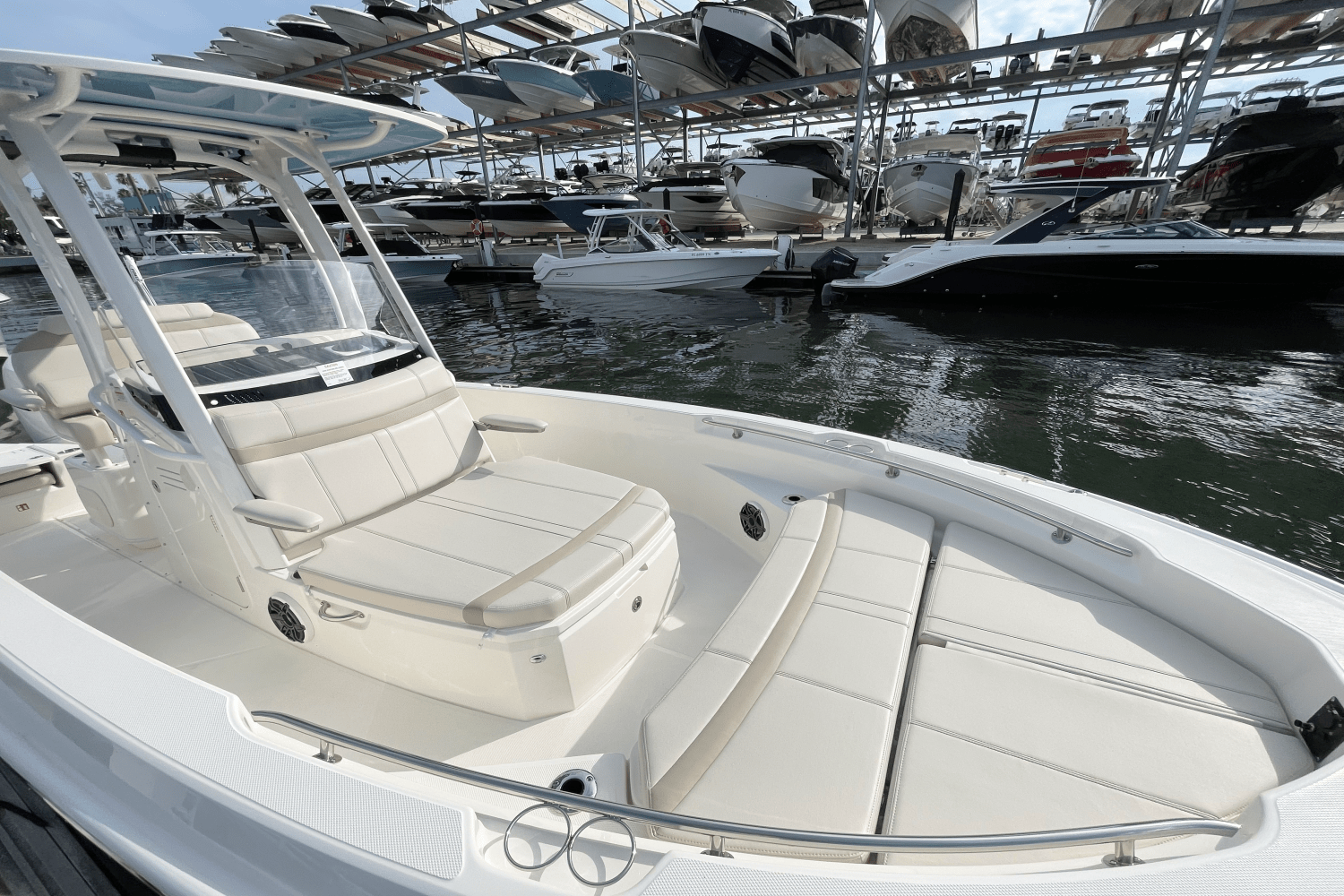 2026 Boston Whaler 220 Dauntless Image Thumbnail #23