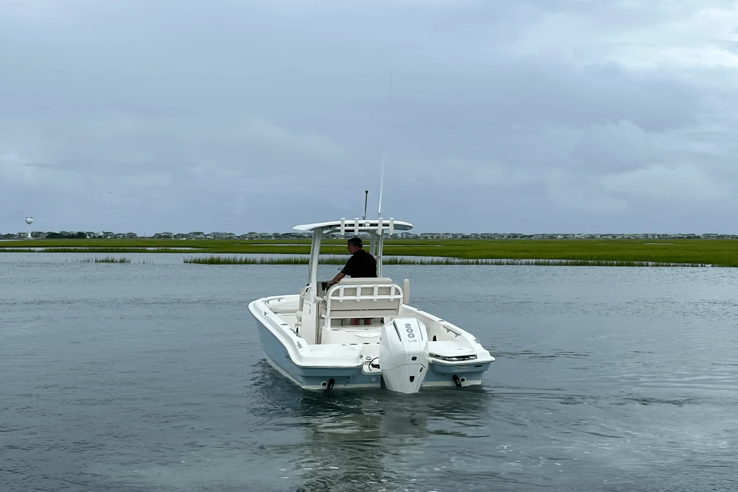2026 Boston Whaler 220 Dauntless Image Thumbnail #8