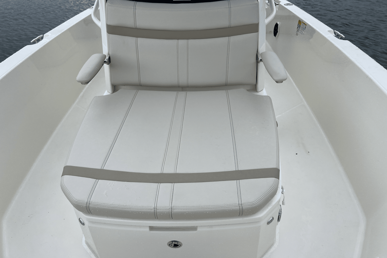 2026 Boston Whaler 220 Dauntless Image Thumbnail #21