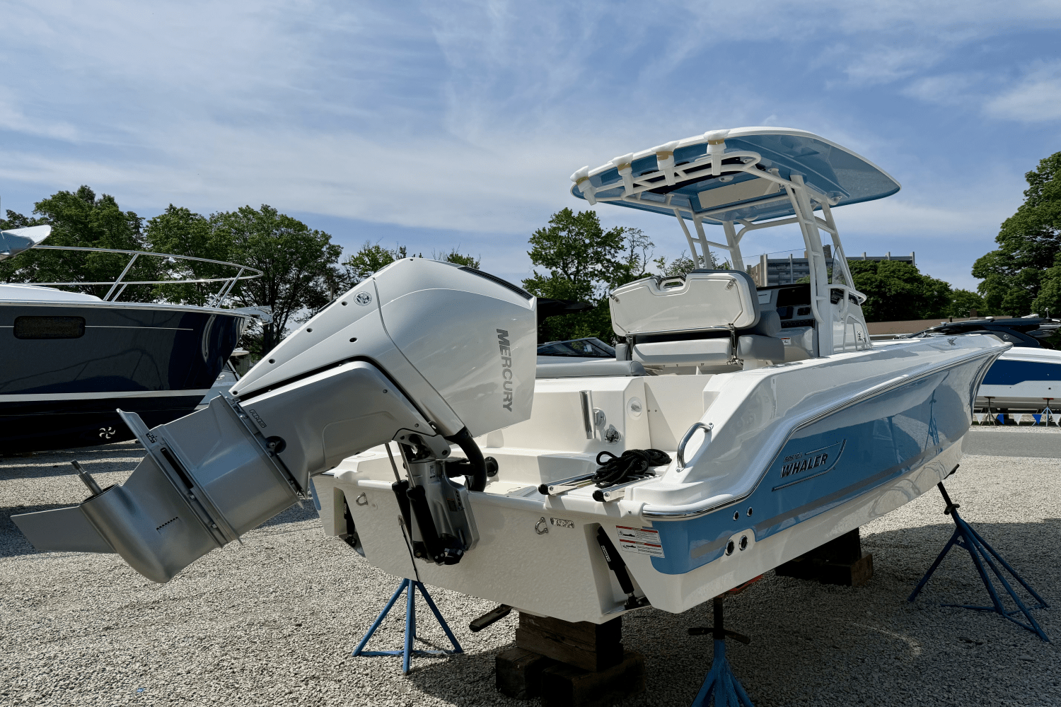 Thumbnail 4 for 2025 Boston Whaler 230 Outrage