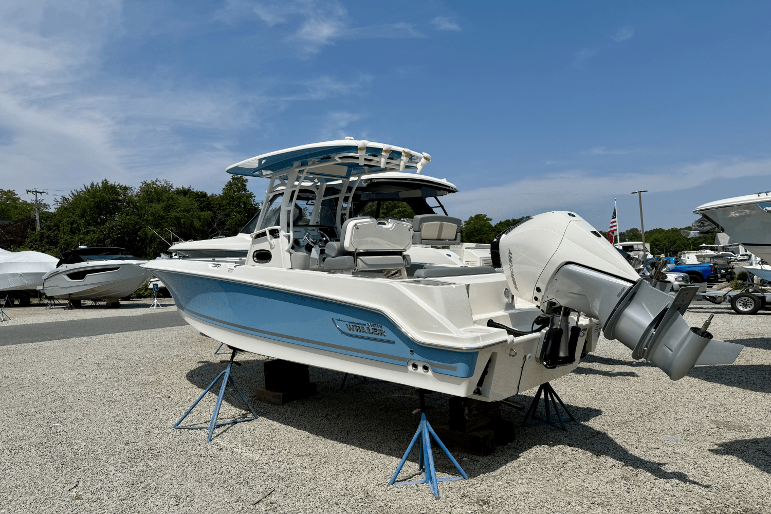 Thumbnail 3 for 2025 Boston Whaler 230 Outrage