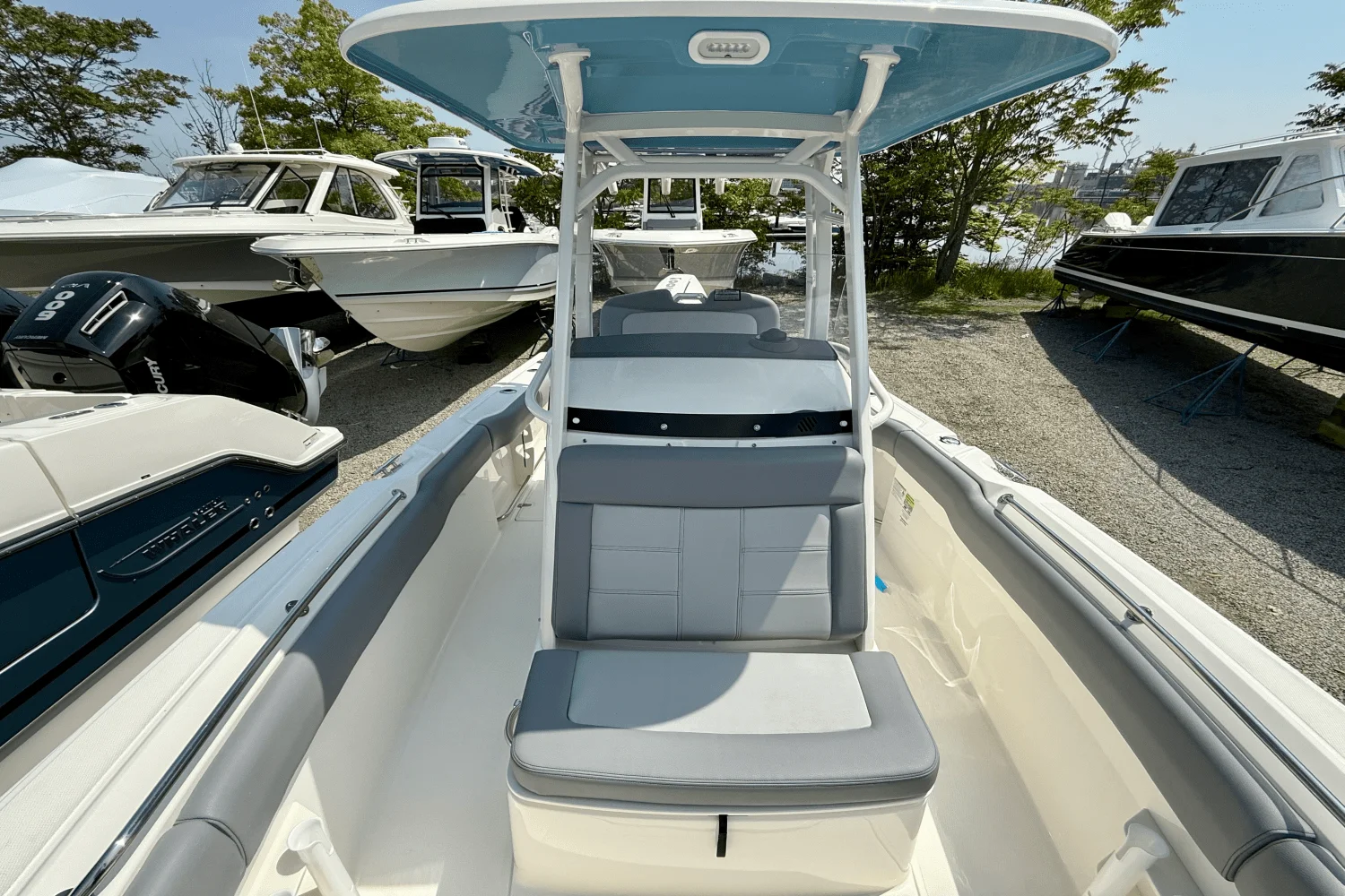 2025 Boston Whaler 230 Outrage Image Thumbnail #9